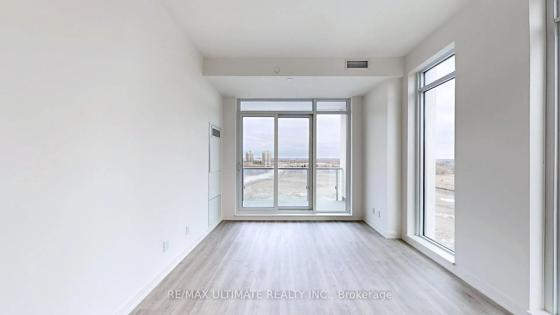 Photo 4 of Unit B1011, 292 Verdale Crossing, Markham, Unionville — HOMEH