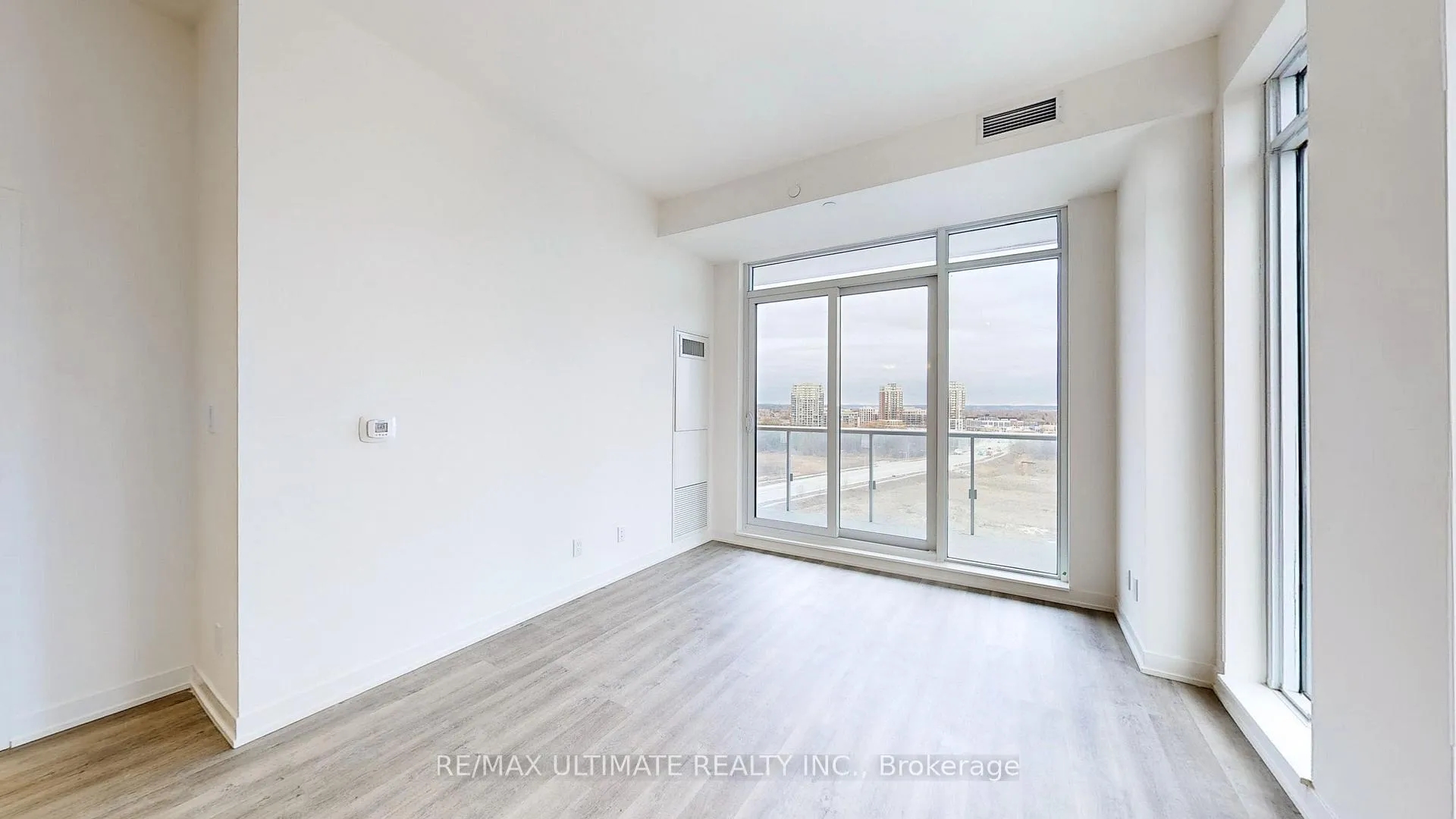 Photo 5 of Unit B1011, 292 Verdale Crossing, Markham, Unionville — HOMEH