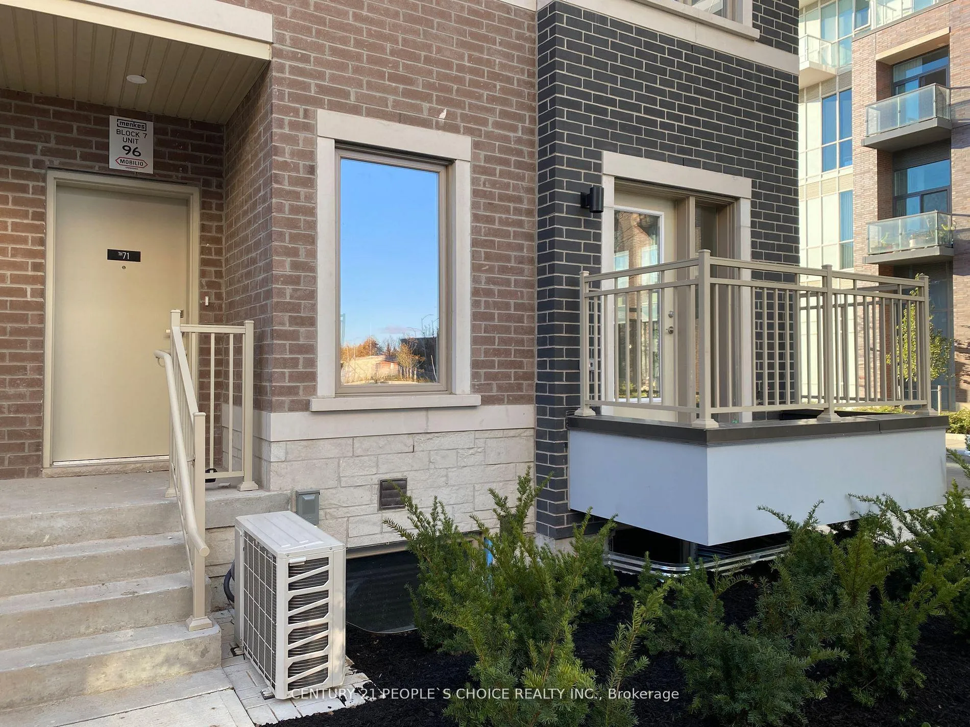 Photo 3 of Unit 71, 31 Honeycrisp Crescent, Vaughan, Vaughan Corporate Centre — HOMEH