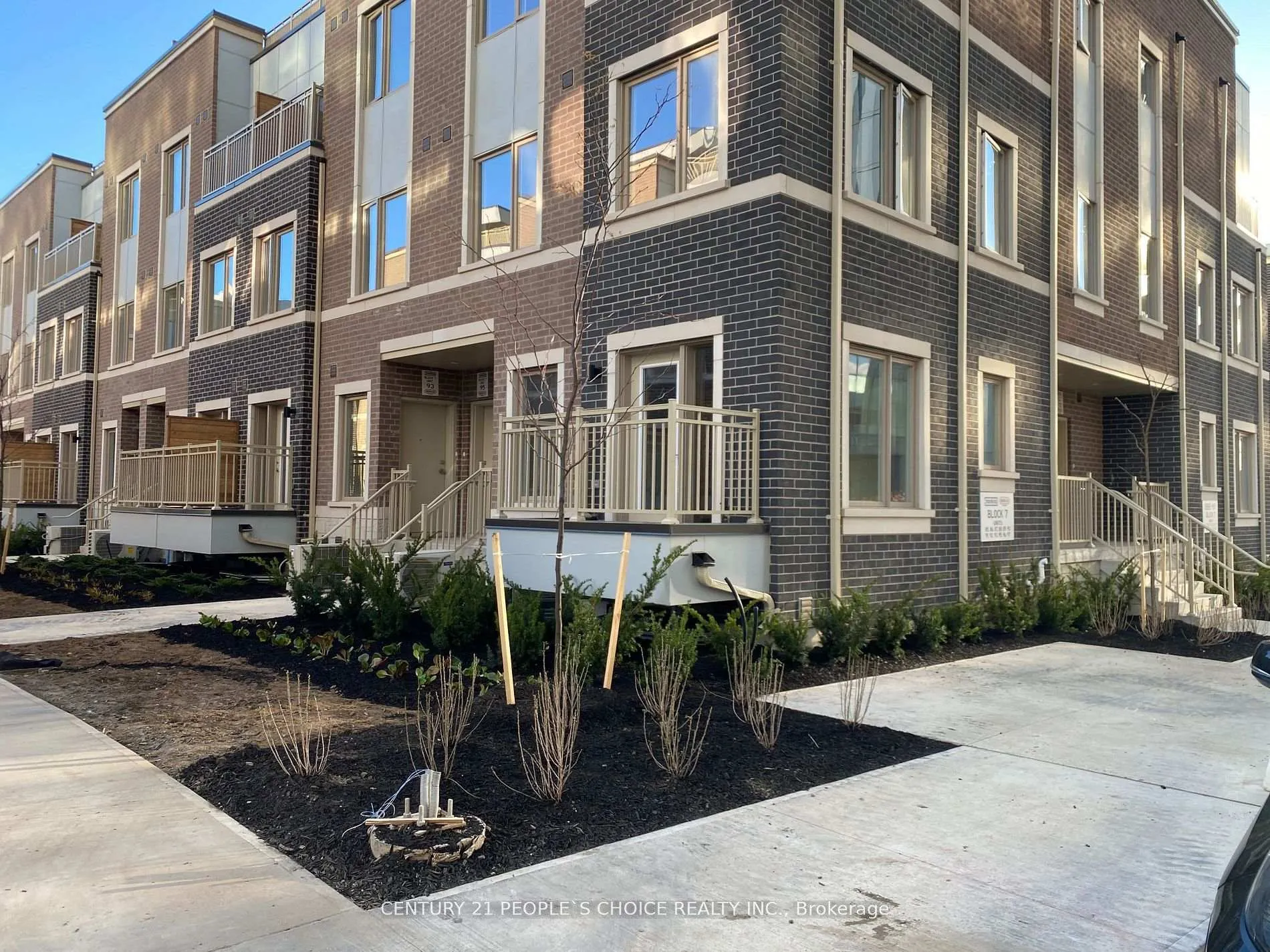 Photo 6 of Unit 71, 31 Honeycrisp Crescent, Vaughan, Vaughan Corporate Centre — HOMEH