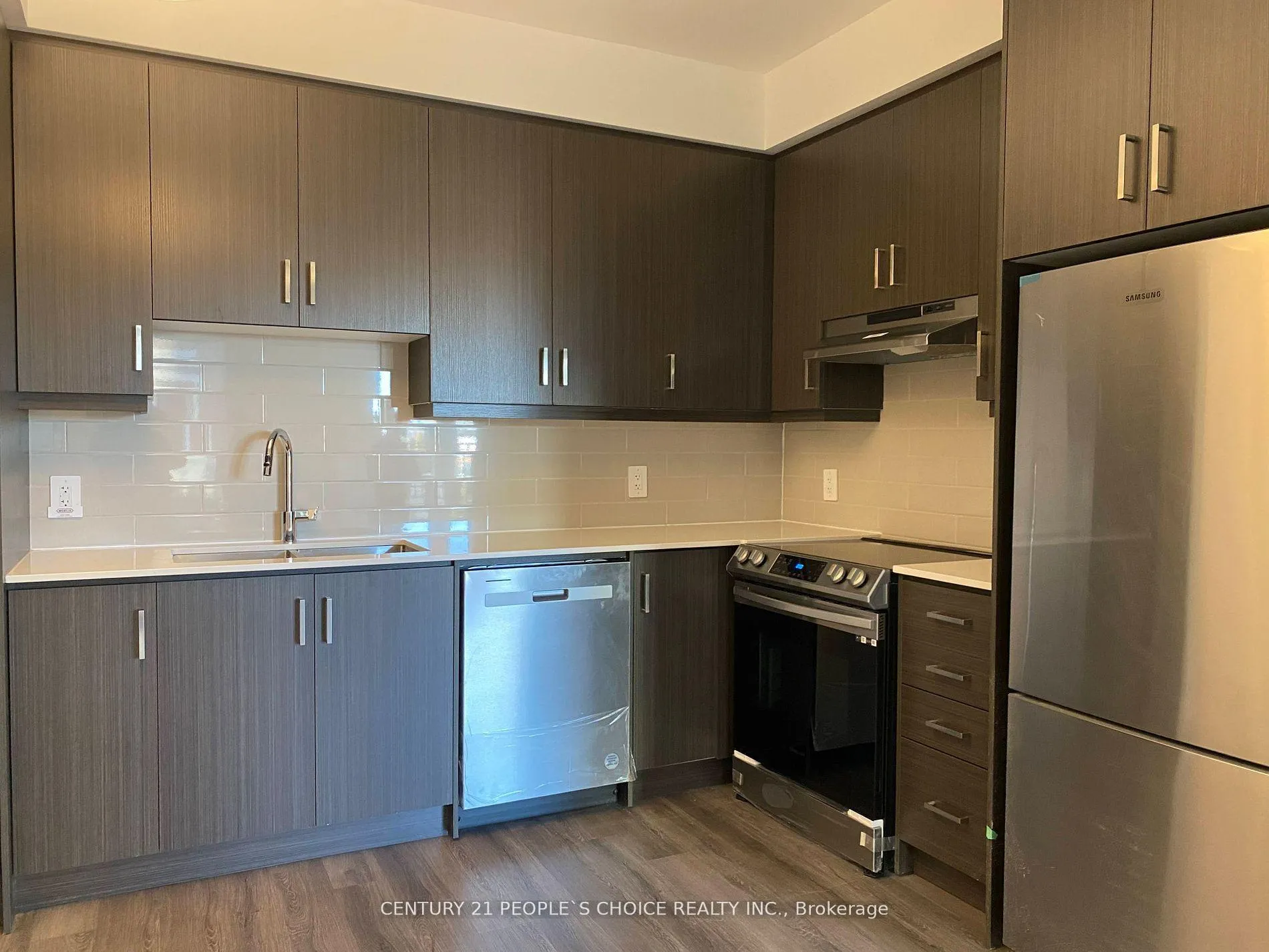 Photo 8 of Unit 71, 31 Honeycrisp Crescent, Vaughan, Vaughan Corporate Centre — HOMEH