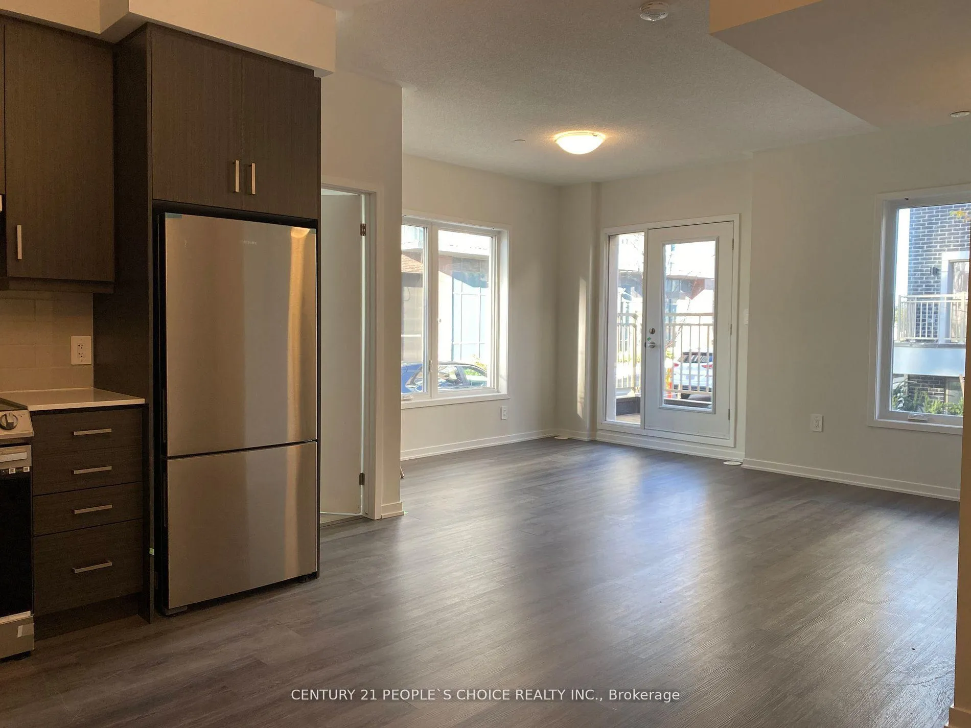 Photo 11 of Unit 71, 31 Honeycrisp Crescent, Vaughan, Vaughan Corporate Centre — HOMEH