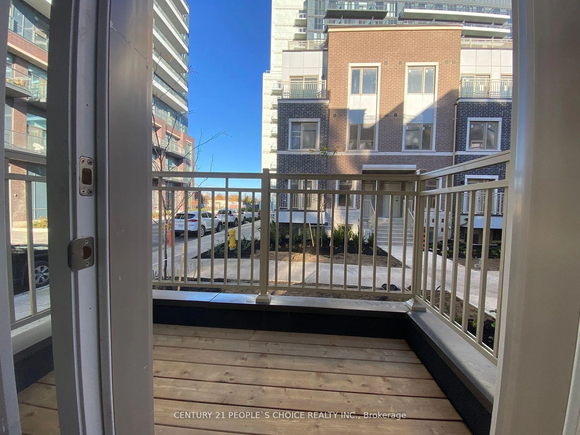 Photo 13 of Unit 71, 31 Honeycrisp Crescent, Vaughan, Vaughan Corporate Centre — HOMEH
