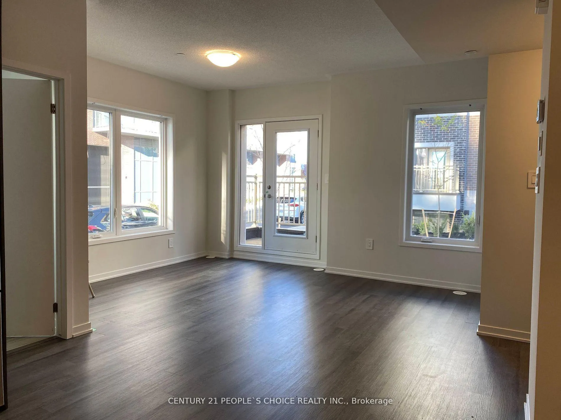 Photo 14 of Unit 71, 31 Honeycrisp Crescent, Vaughan, Vaughan Corporate Centre — HOMEH