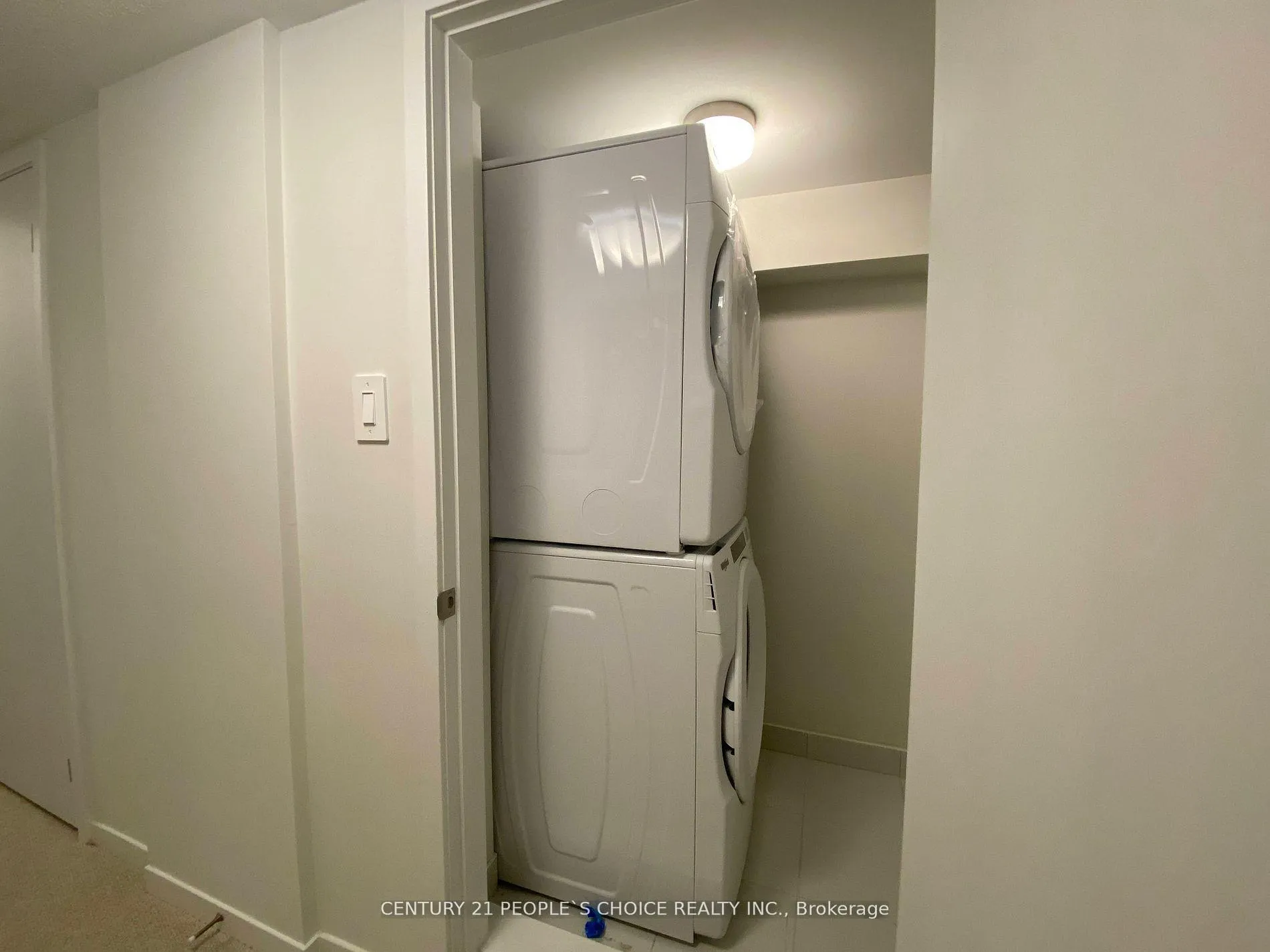 Photo 23 of Unit 71, 31 Honeycrisp Crescent, Vaughan, Vaughan Corporate Centre — HOMEH