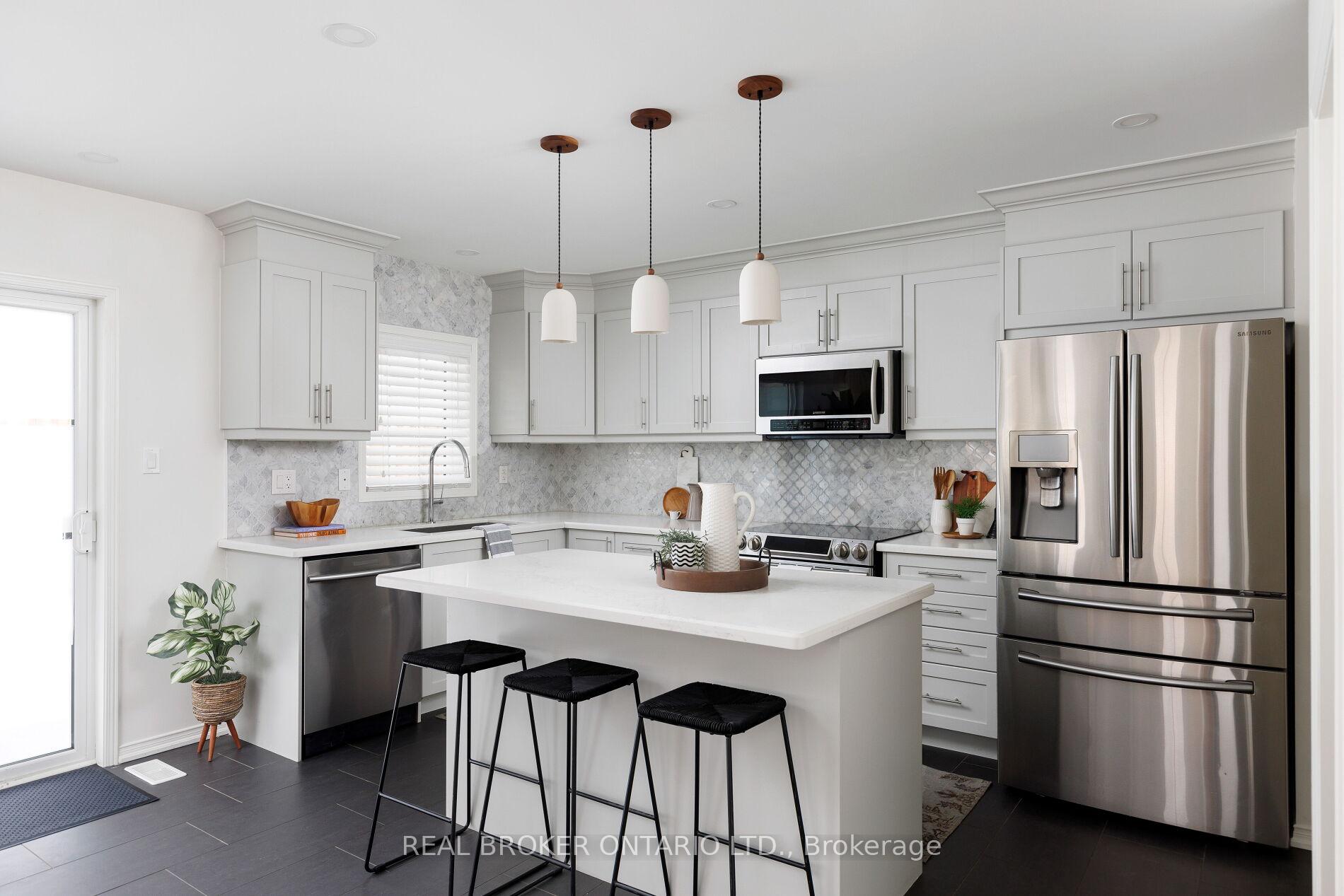 Photo 12 of 31 Malthouse Crescent, Ajax, Central East — HOMEH