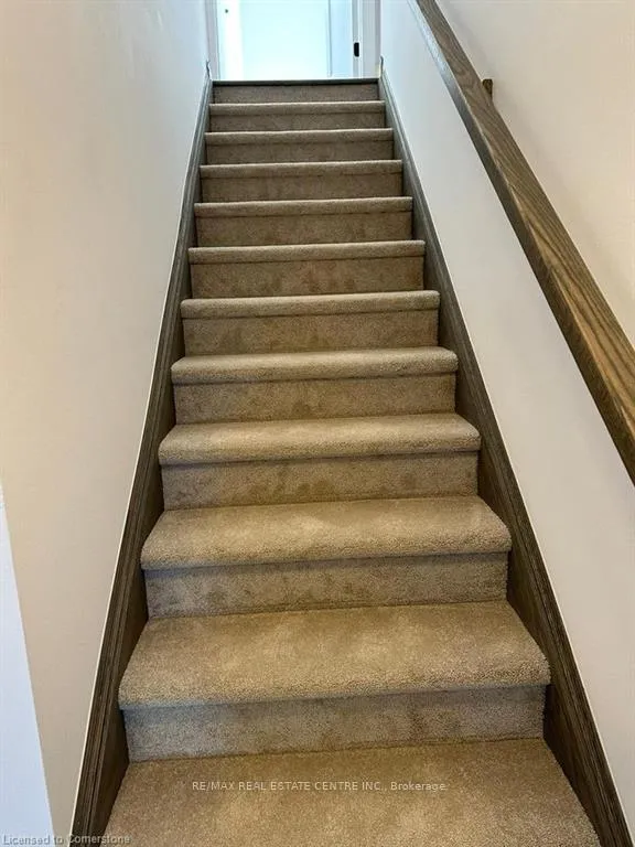 Photo 2 of Unit 10, 106 court Drive, Brant, Paris — HOMEH