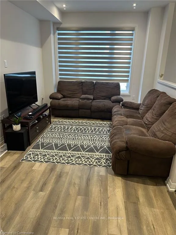 Photo 4 of Unit 10, 106 court Drive, Brant, Paris — HOMEH