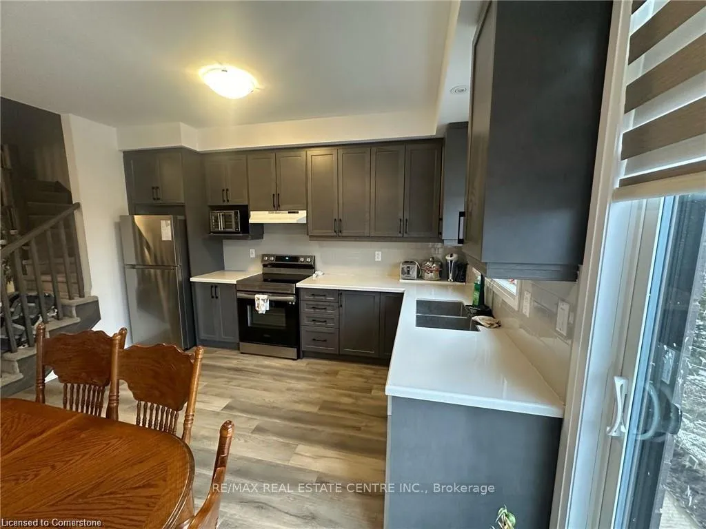 Photo 5 of Unit 10, 106 court Drive, Brant, Paris — HOMEH