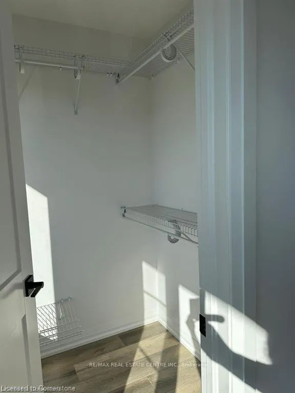 Photo 9 of Unit 10, 106 court Drive, Brant, Paris — HOMEH