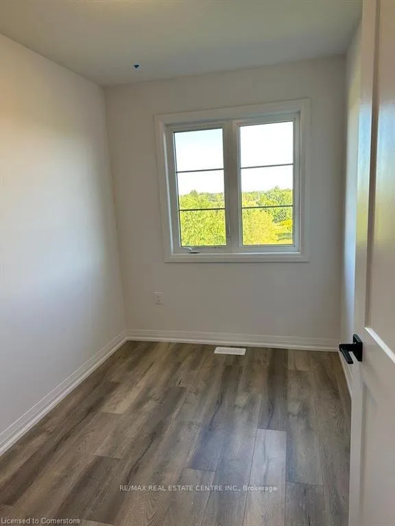 Photo 10 of Unit 10, 106 court Drive, Brant, Paris — HOMEH