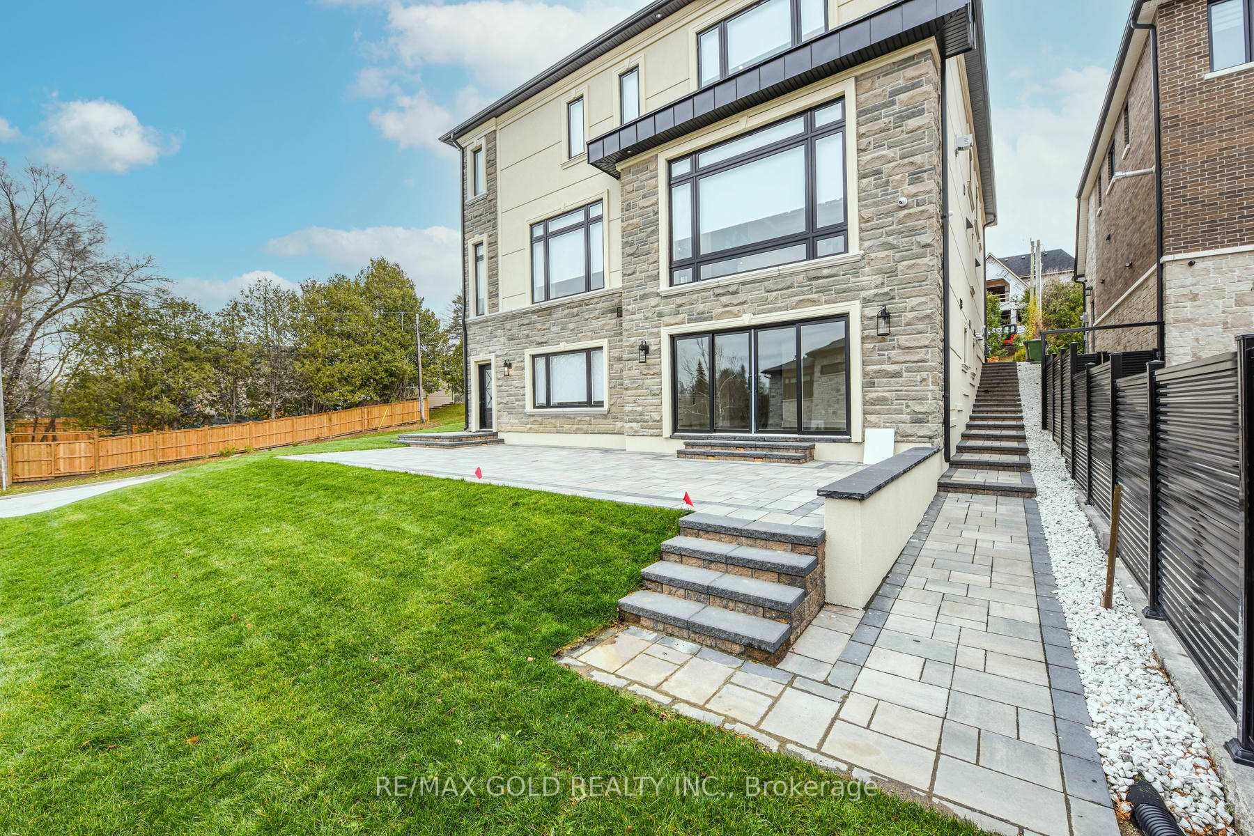 Photo 3 of 15A Marion Street, Caledon, Caledon East — HOMEH