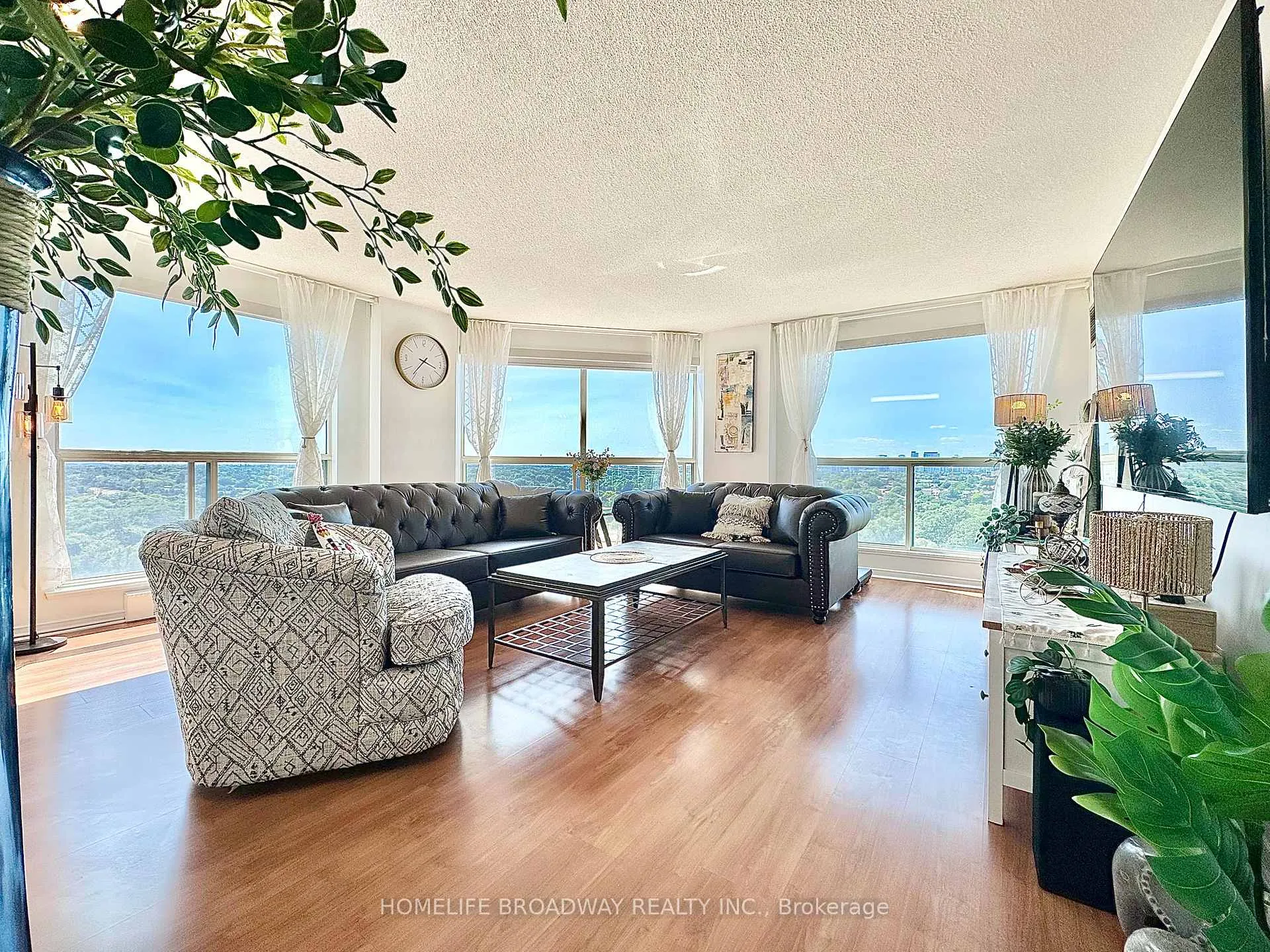 Front of Unit 1709, 2155 Burnhamthorpe Road W