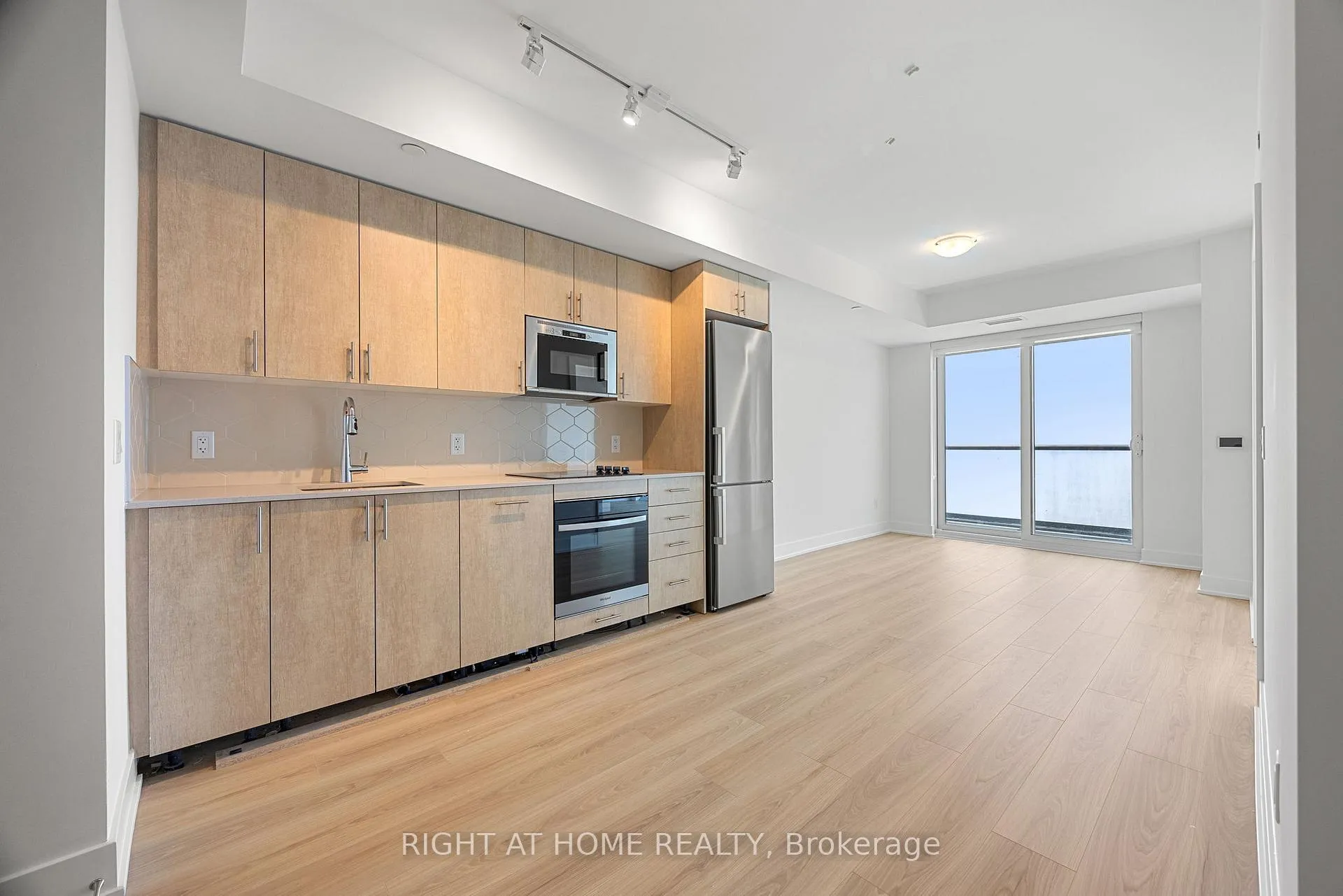 Front of Unit 2211, 2545 Simcoe Street