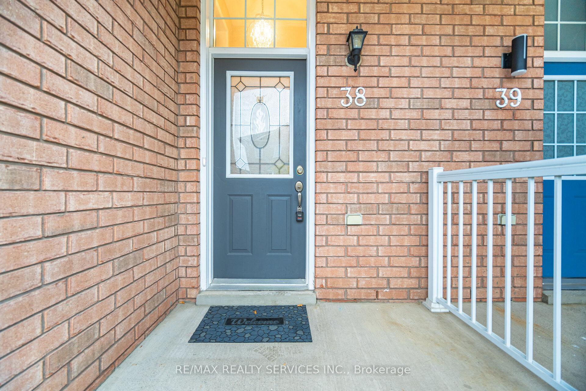 Photo 4 of Unit 38, 271 Richvale Drive S, Brampton, Heart Lake East — HOMEH