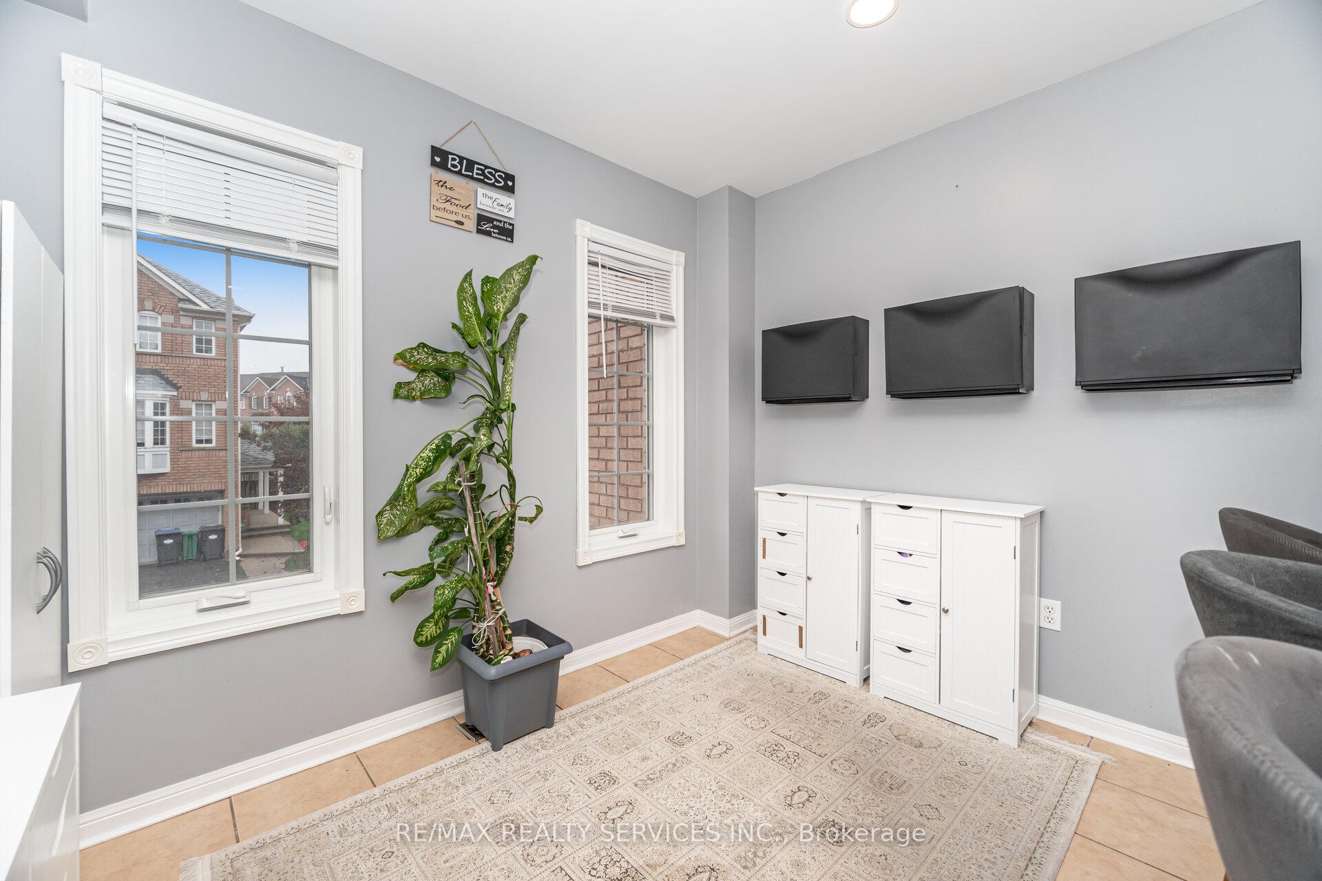 Photo 14 of Unit 38, 271 Richvale Drive S, Brampton, Heart Lake East — HOMEH