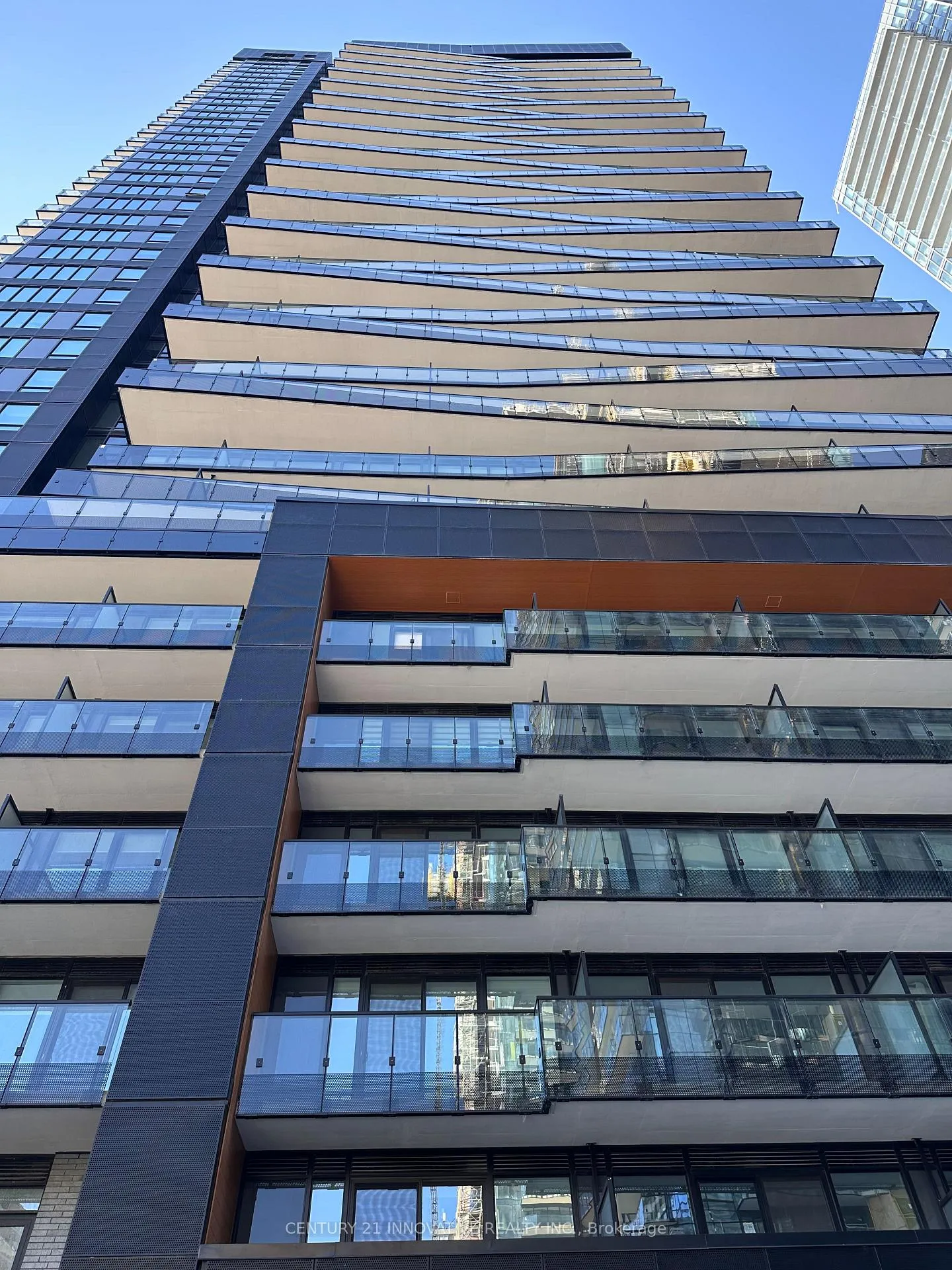 Front of Unit 3301, 117 Broadway Avenue