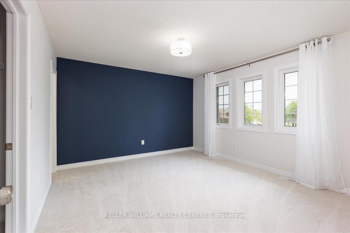 Photo 2 of 3 Laurelbank Crescent, Georgina, Keswick North — HOMEH