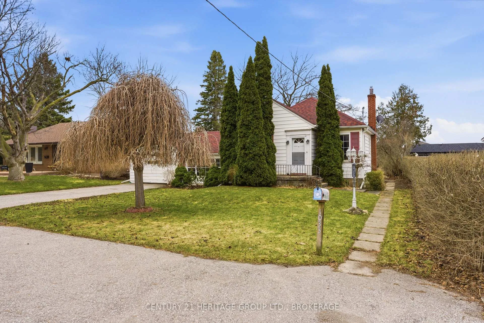 Photo 4 of 1033 King Street E, Oshawa, Donevan — HOMEH