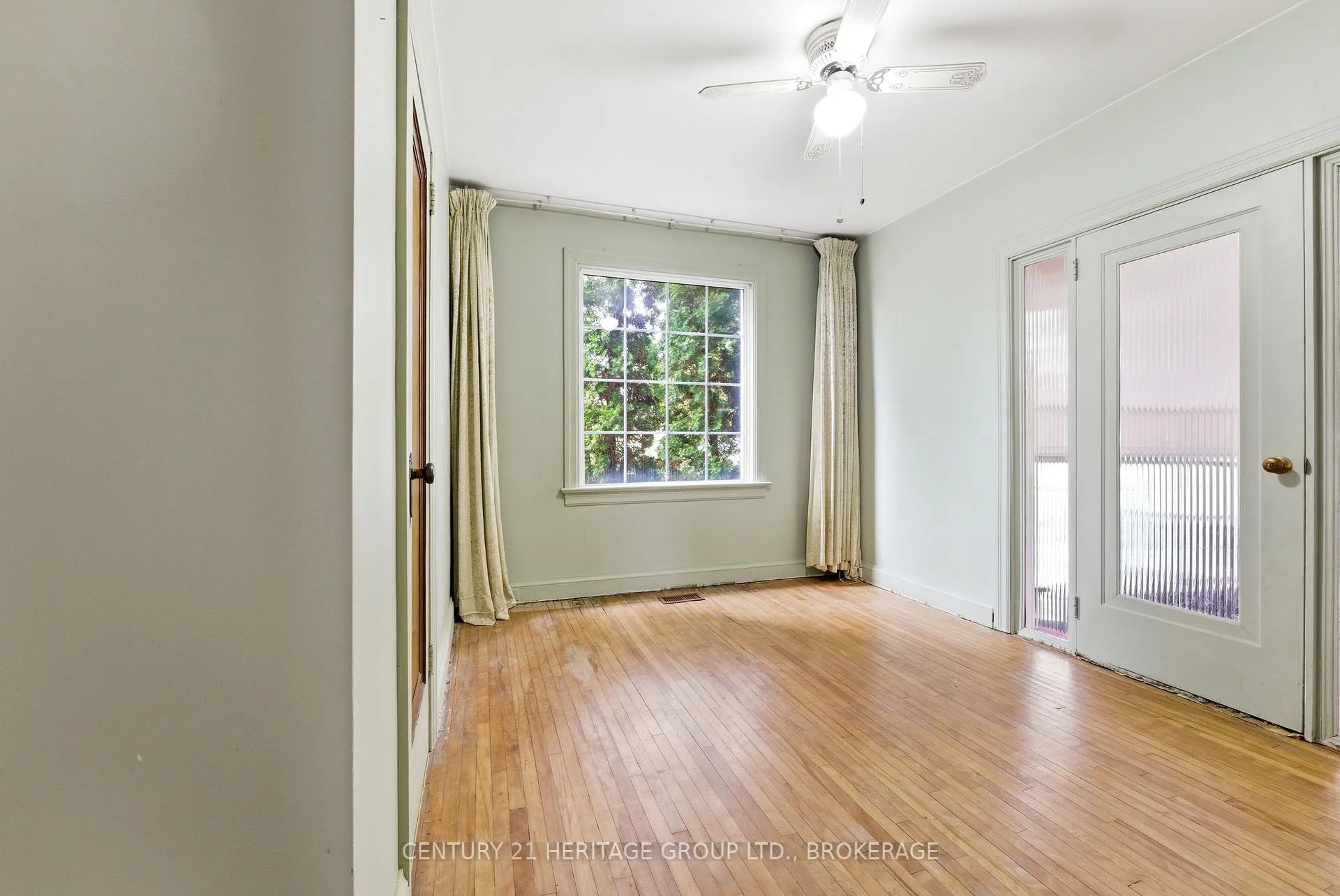 Photo 14 of 1033 King Street E, Oshawa, Donevan — HOMEH