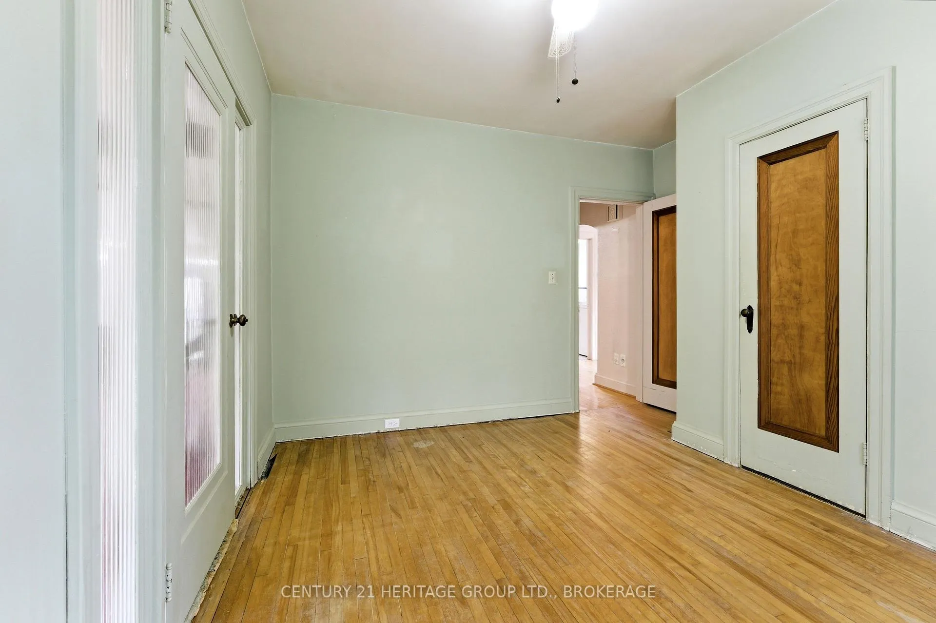 Photo 15 of 1033 King Street E, Oshawa, Donevan — HOMEH