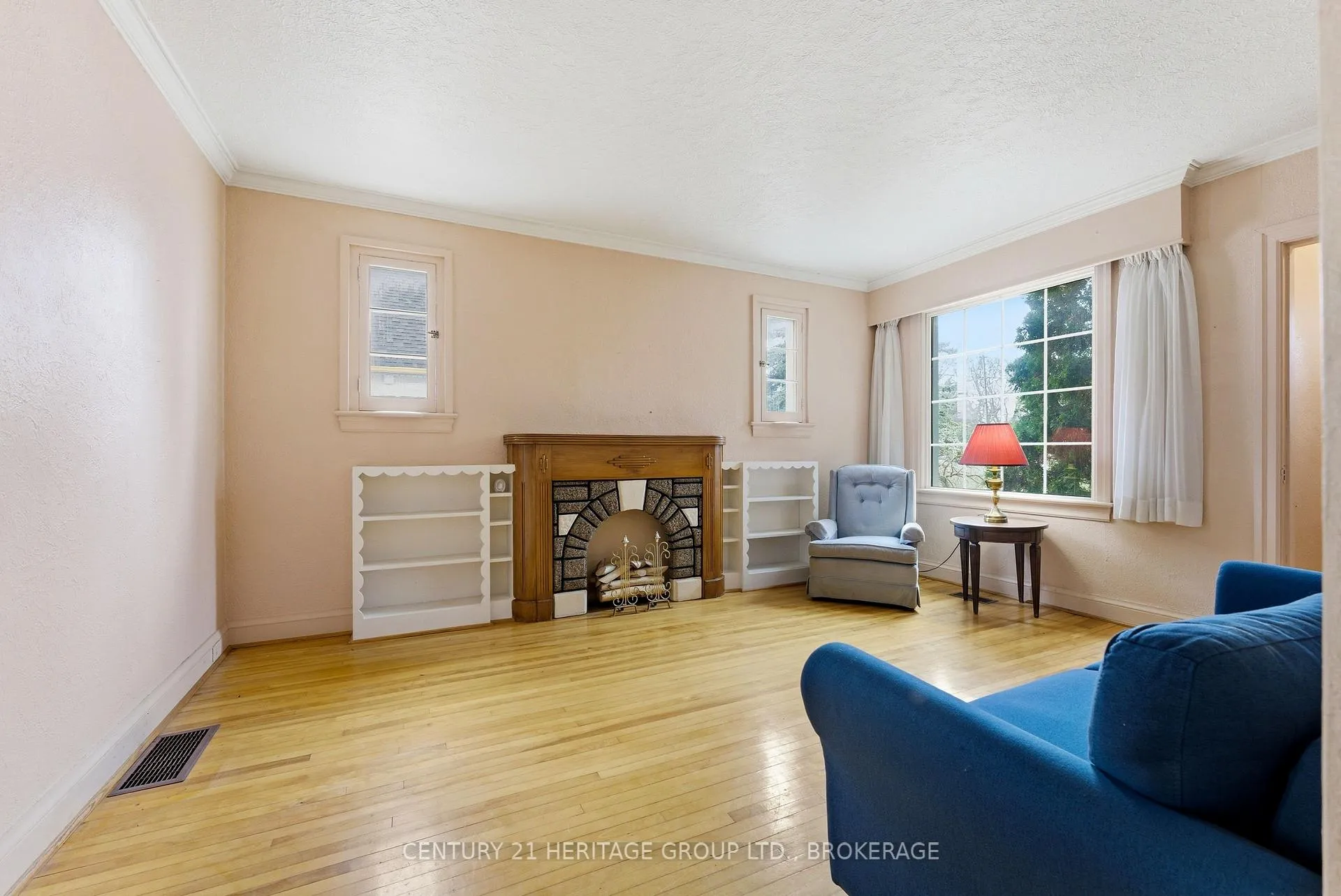 Photo 17 of 1033 King Street E, Oshawa, Donevan — HOMEH