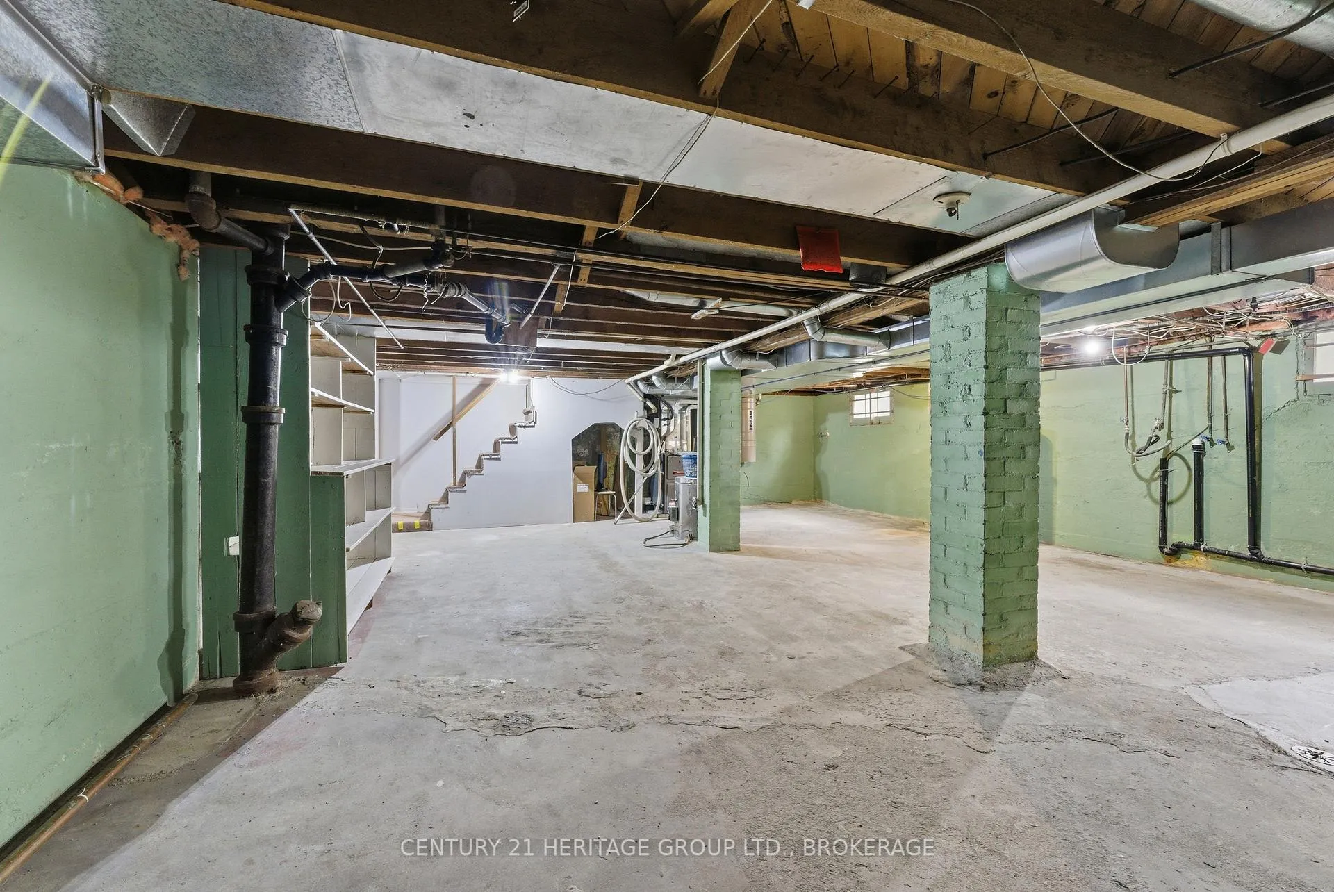 Photo 24 of 1033 King Street E, Oshawa, Donevan — HOMEH