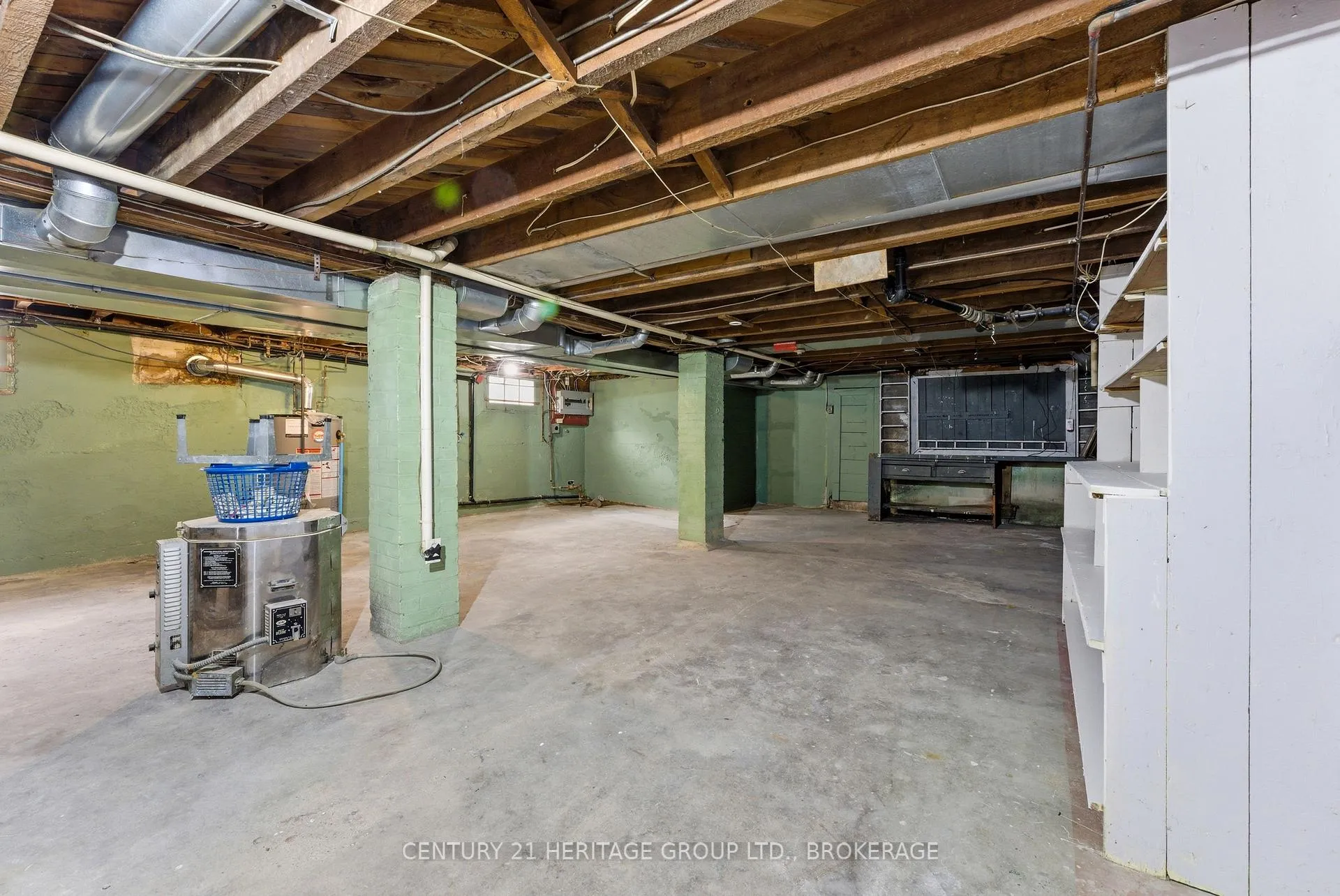Photo 25 of 1033 King Street E, Oshawa, Donevan — HOMEH