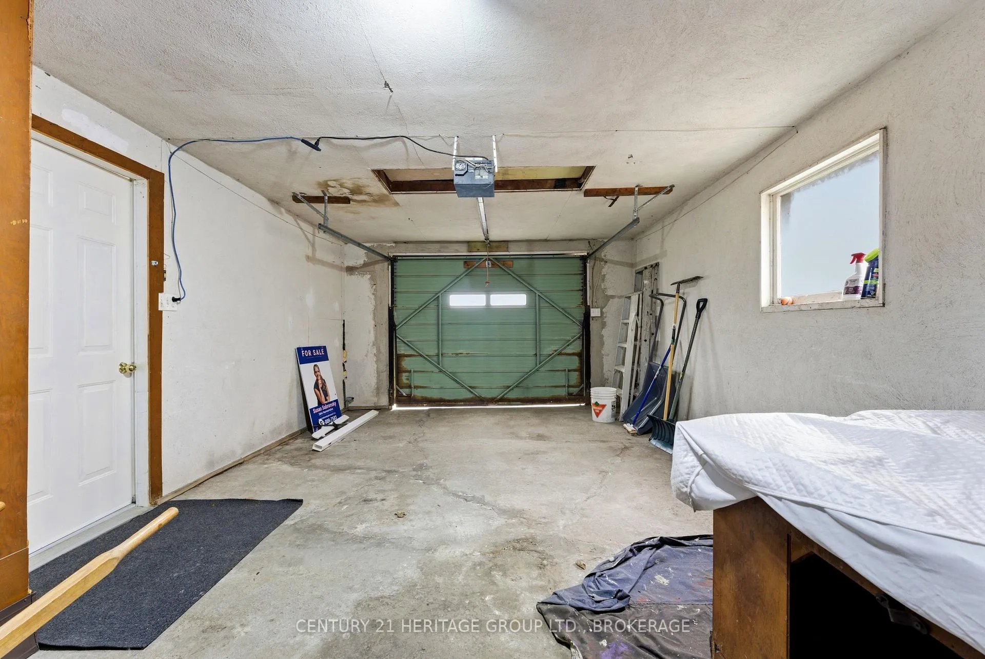 Photo 26 of 1033 King Street E, Oshawa, Donevan — HOMEH
