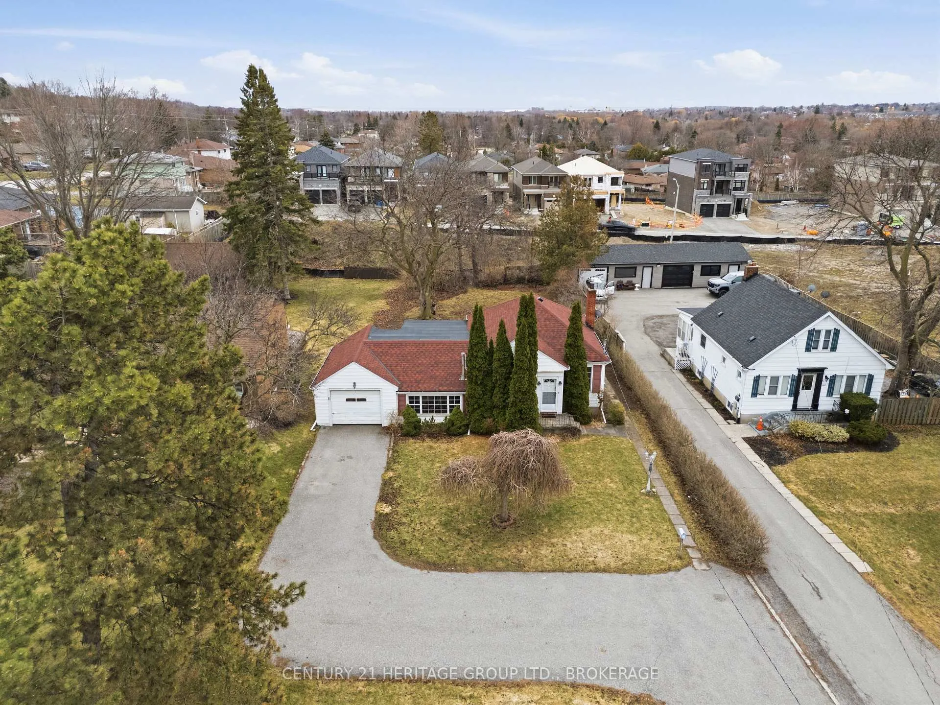 Photo 36 of 1033 King Street E, Oshawa, Donevan — HOMEH