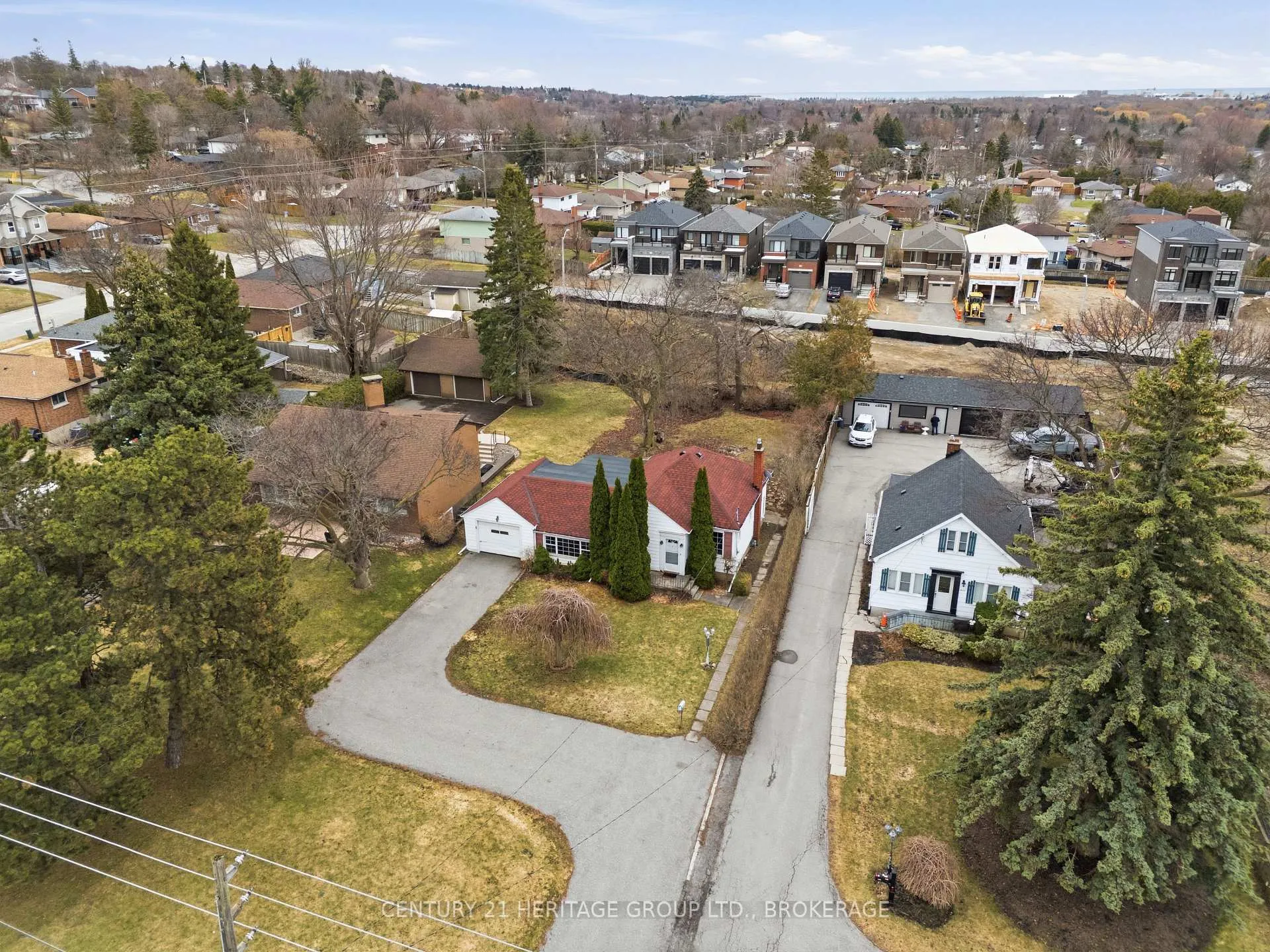 Photo 37 of 1033 King Street E, Oshawa, Donevan — HOMEH