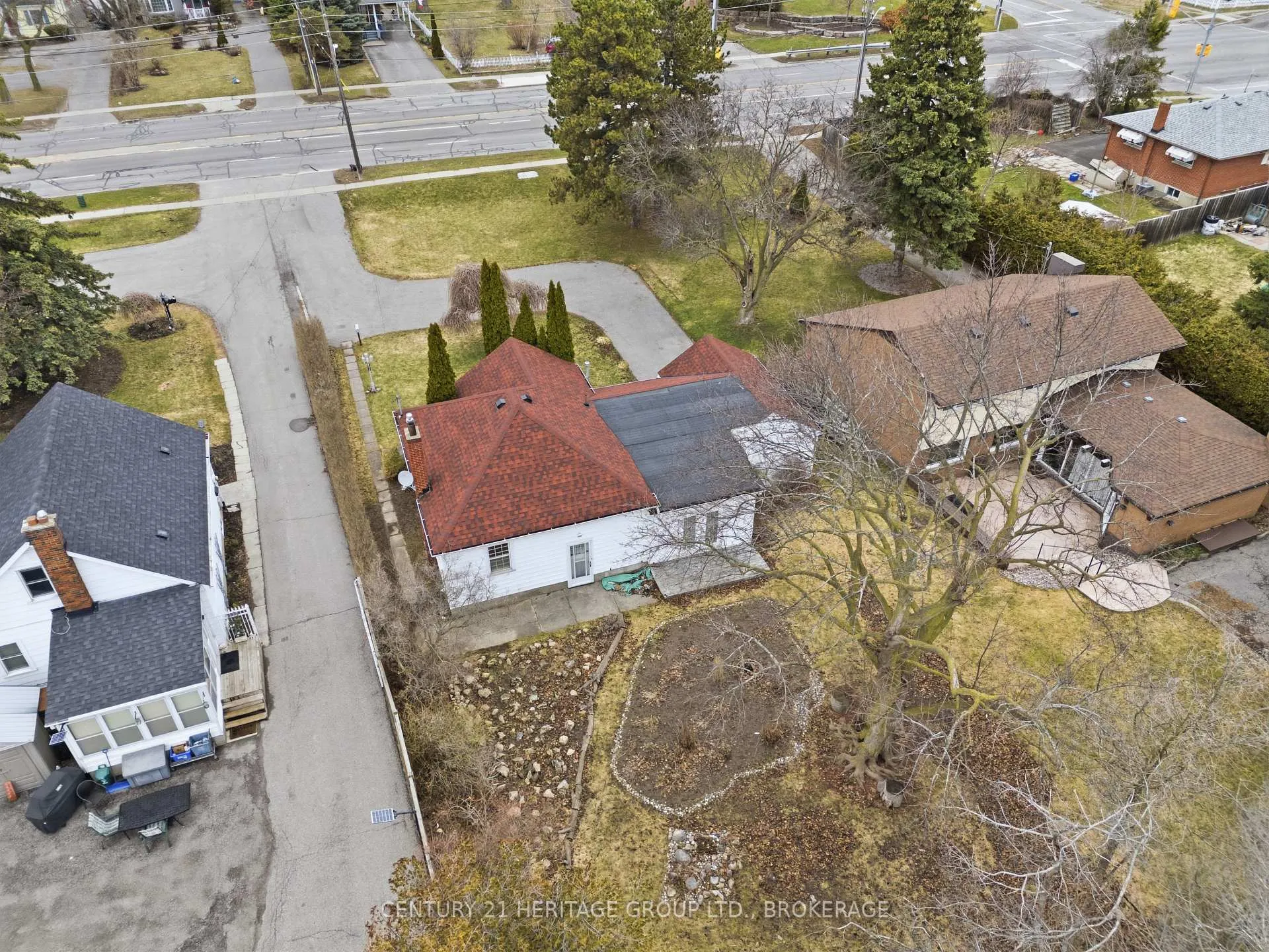 Photo 44 of 1033 King Street E, Oshawa, Donevan — HOMEH