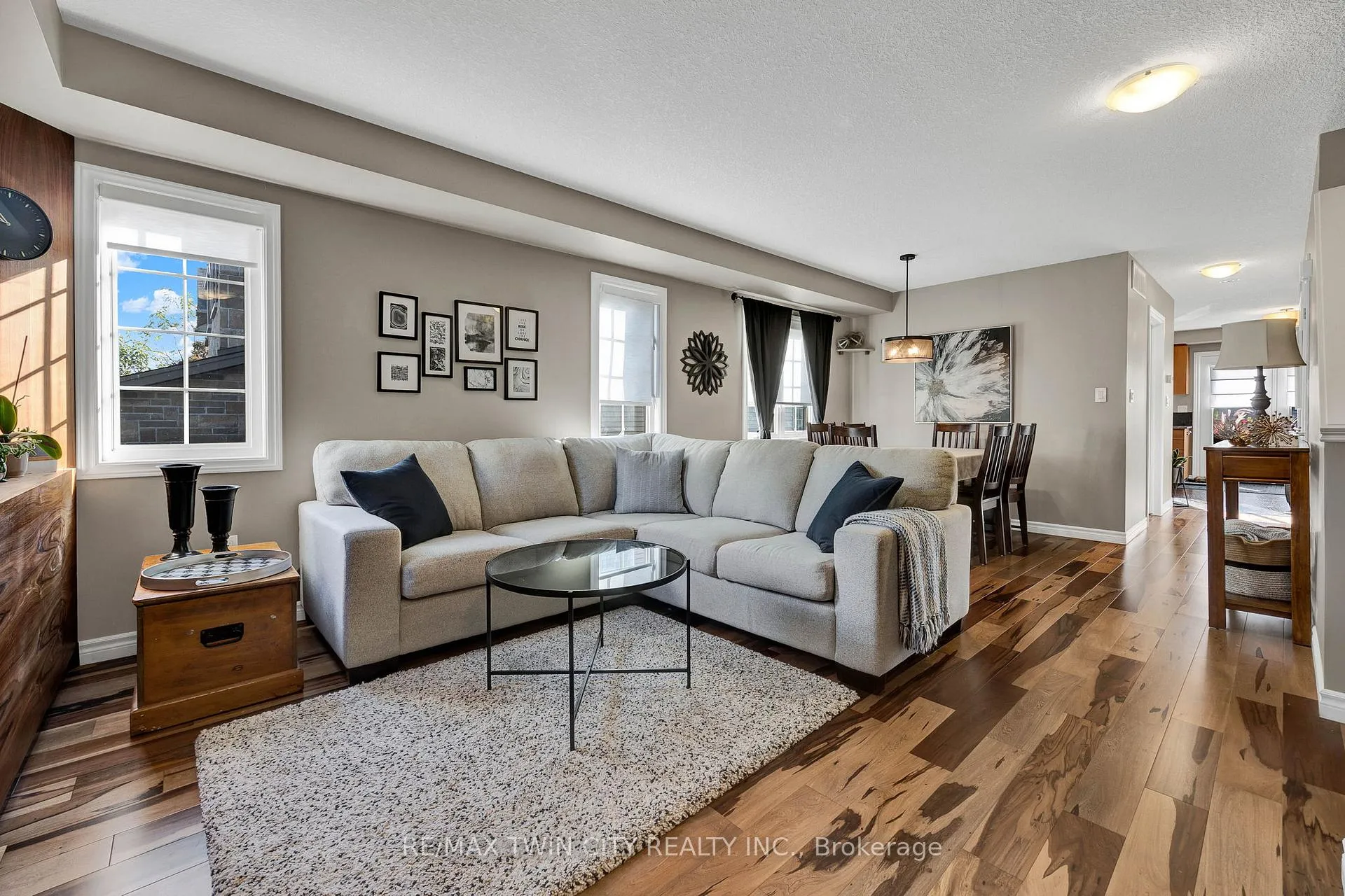 Photo 3 of 927 Glasgow Street, Kitchener — HOMEH