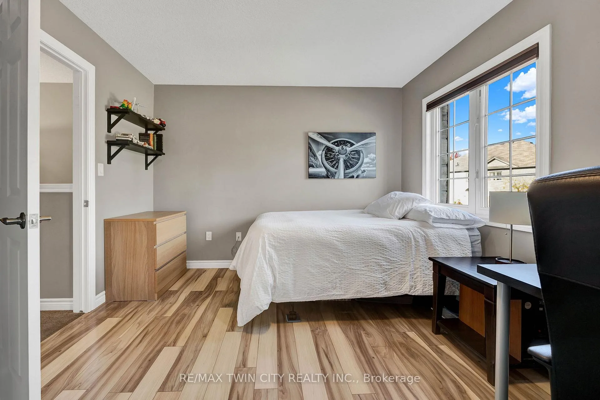 Photo 11 of 927 Glasgow Street, Kitchener — HOMEH