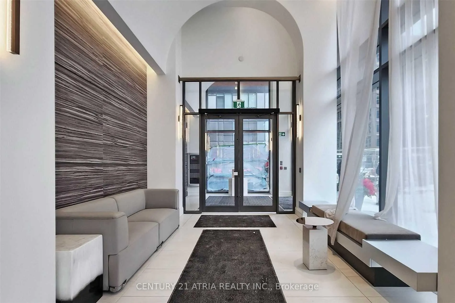 Photo 3 of Unit 908, 39 Roehampton Avenue, Toronto, Mount Pleasant East — HOMEH