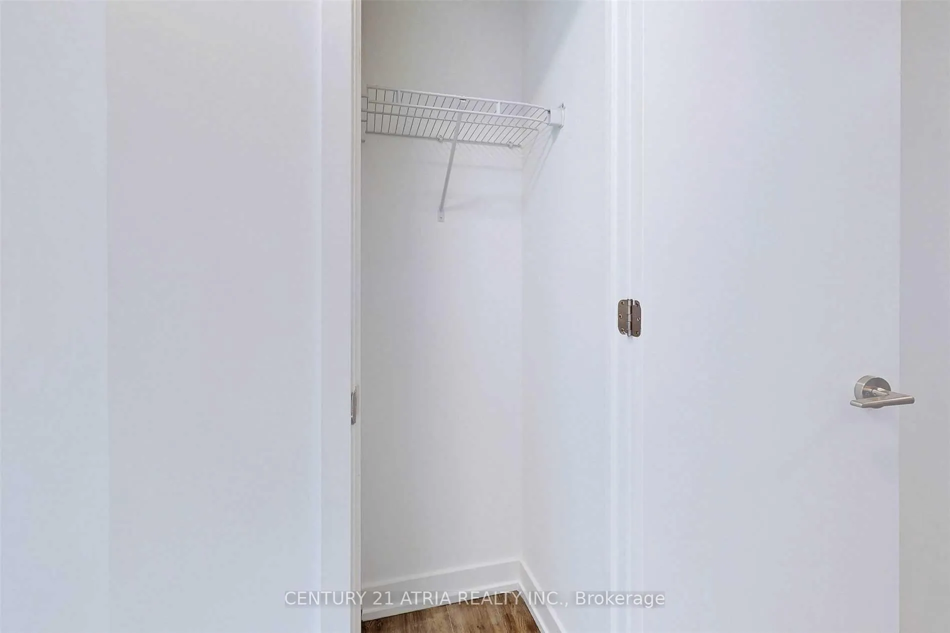 Photo 5 of Unit 908, 39 Roehampton Avenue, Toronto, Mount Pleasant East — HOMEH
