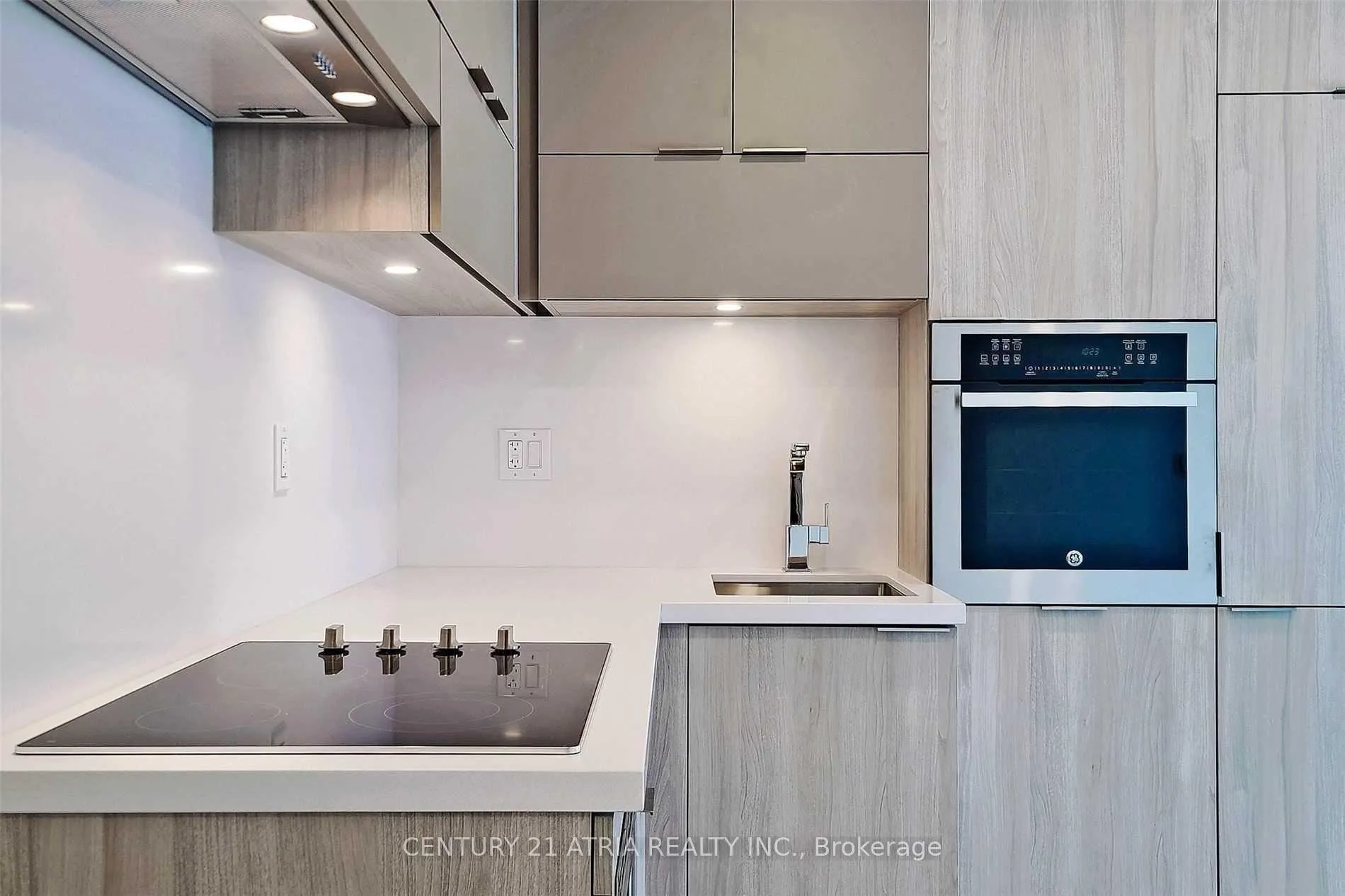 Photo 7 of Unit 908, 39 Roehampton Avenue, Toronto, Mount Pleasant East — HOMEH