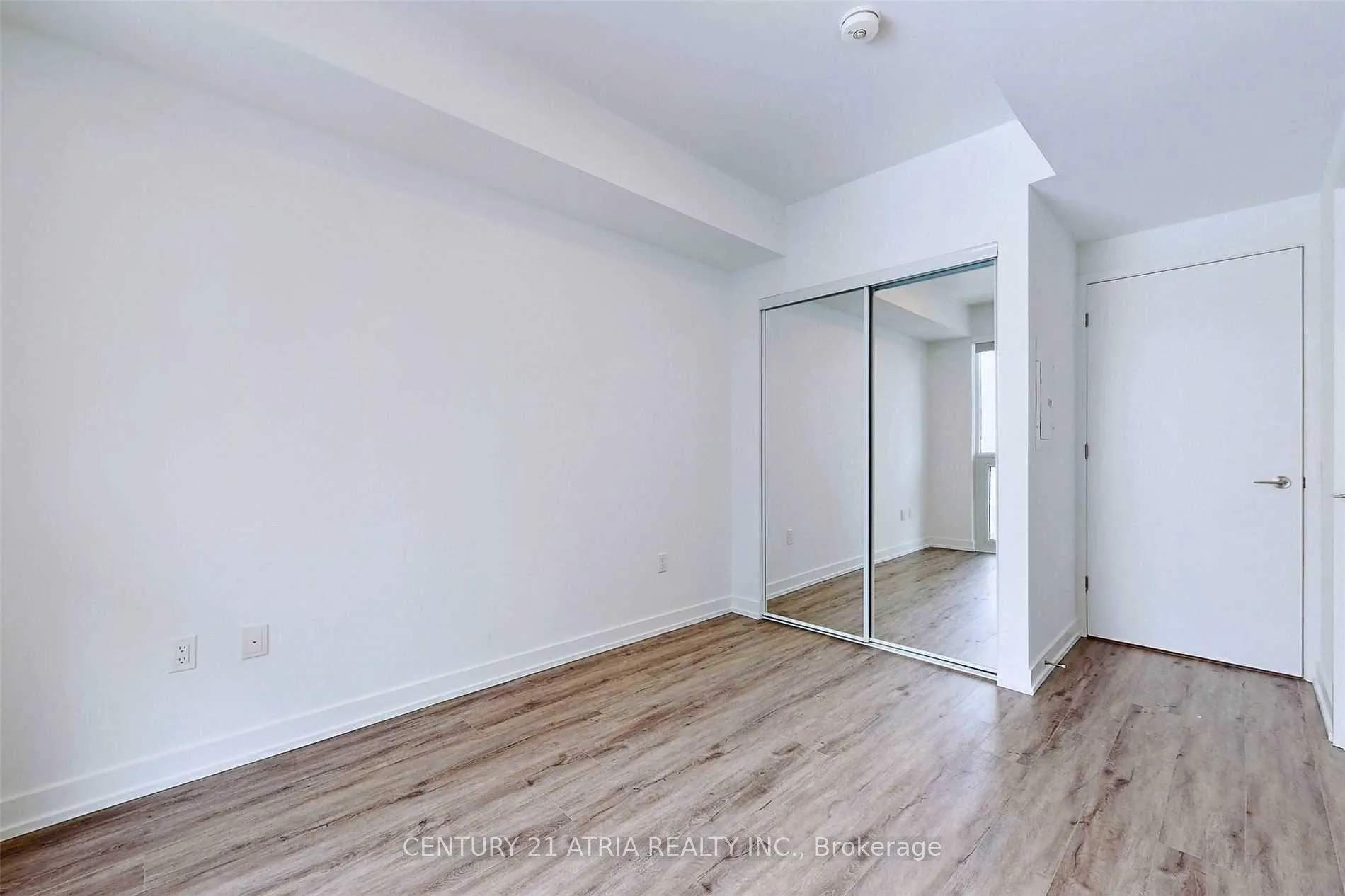 Photo 12 of Unit 908, 39 Roehampton Avenue, Toronto, Mount Pleasant East — HOMEH