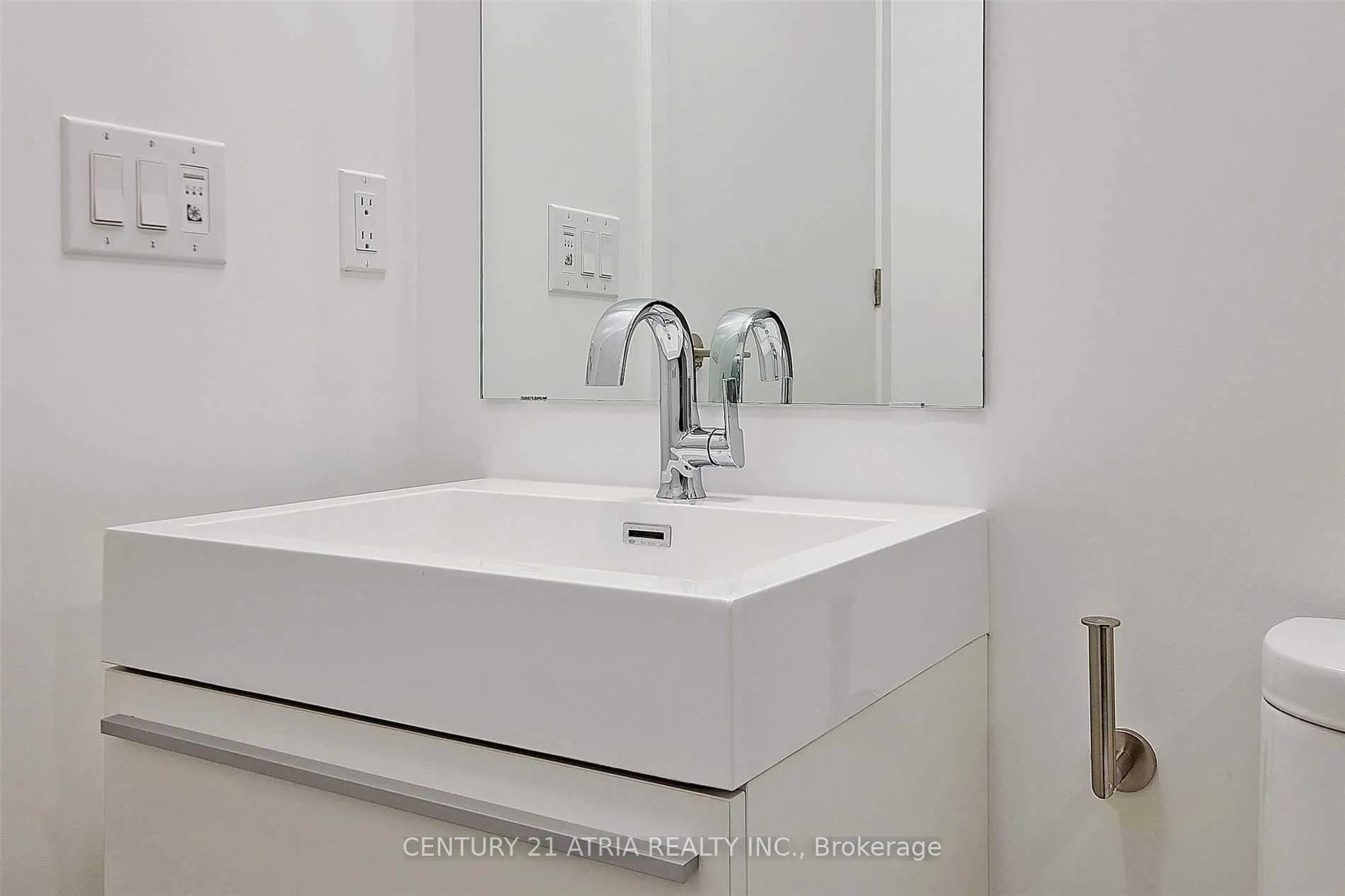 Photo 14 of Unit 908, 39 Roehampton Avenue, Toronto, Mount Pleasant East — HOMEH