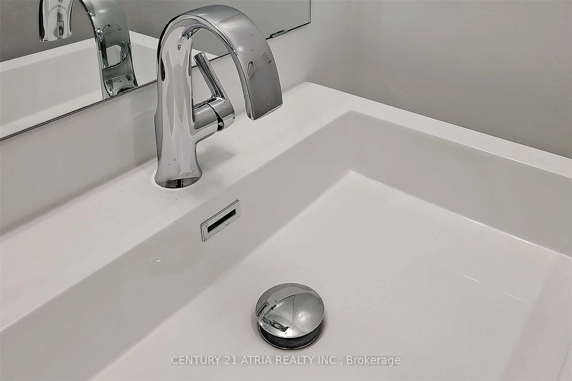 Photo 19 of Unit 908, 39 Roehampton Avenue, Toronto, Mount Pleasant East — HOMEH