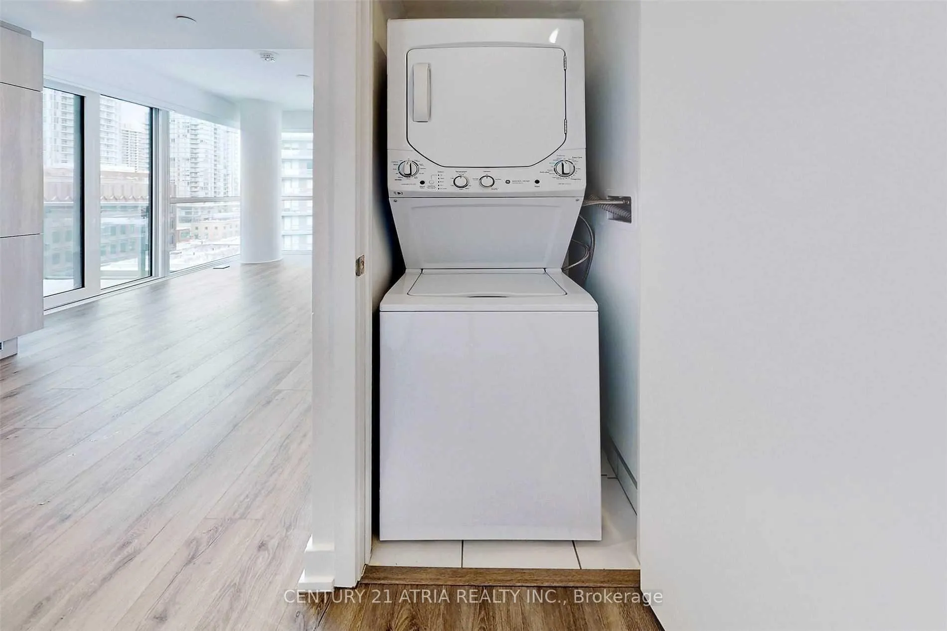 Photo 22 of Unit 908, 39 Roehampton Avenue, Toronto, Mount Pleasant East — HOMEH