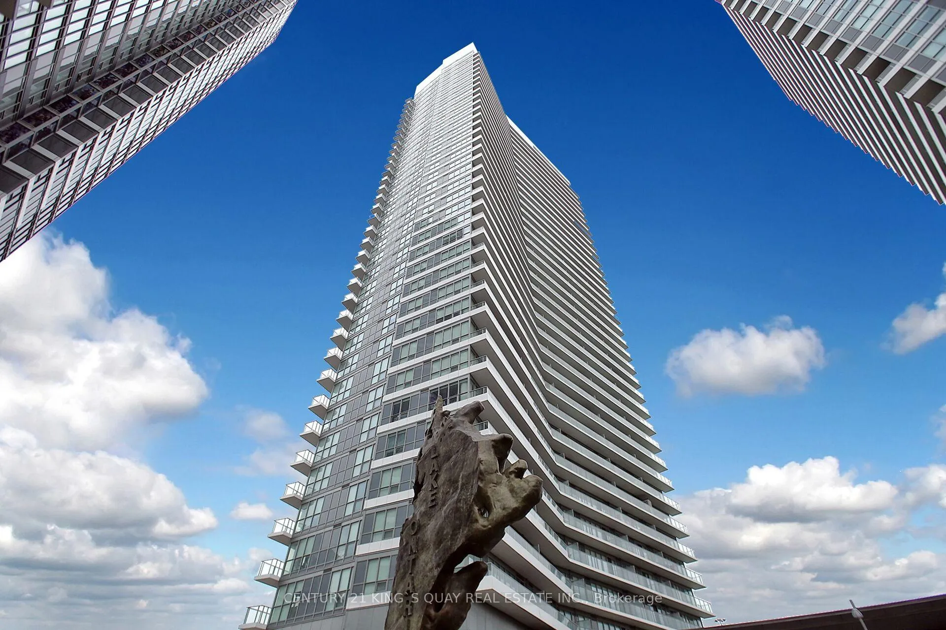Photo 2 of Unit 811, 115 McMahon Drive, North York, Bayview Village — HOMEH