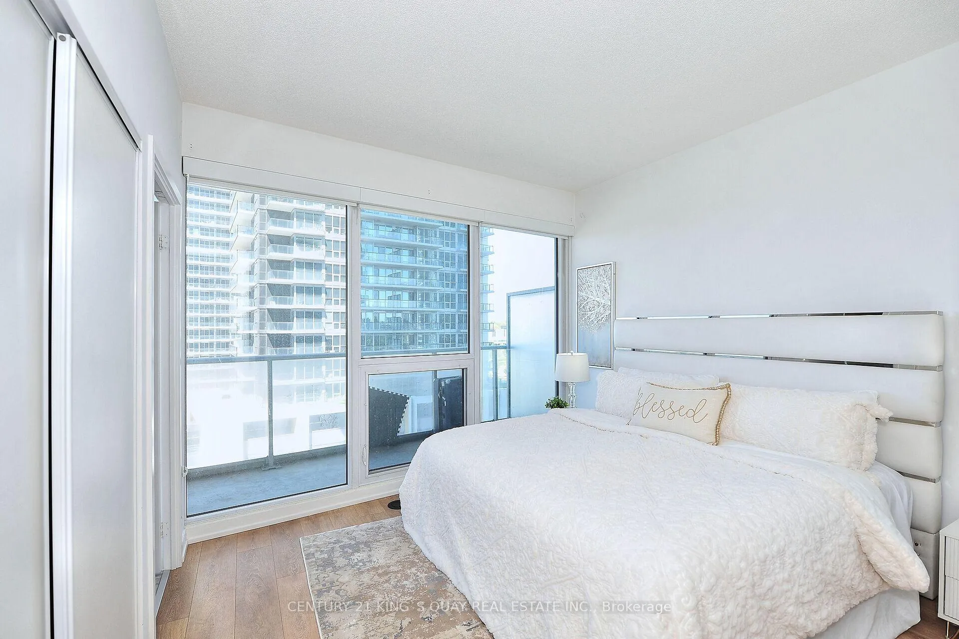 Photo 16 of Unit 811, 115 McMahon Drive, North York, Bayview Village — HOMEH