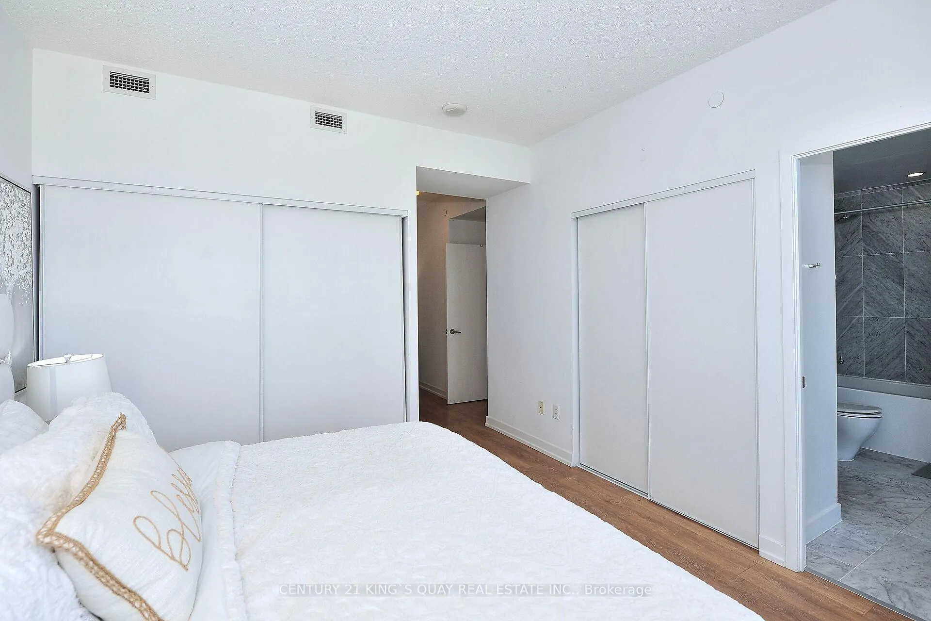 Photo 18 of Unit 811, 115 McMahon Drive, North York, Bayview Village — HOMEH