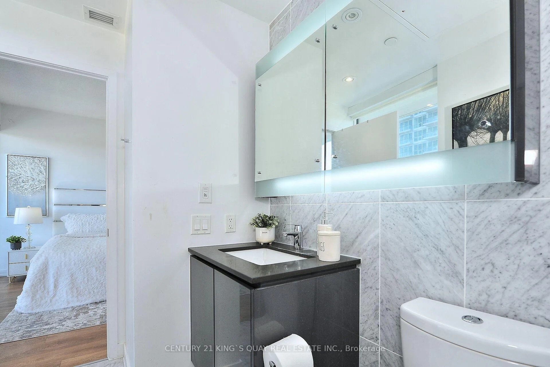 Photo 19 of Unit 811, 115 McMahon Drive, North York, Bayview Village — HOMEH
