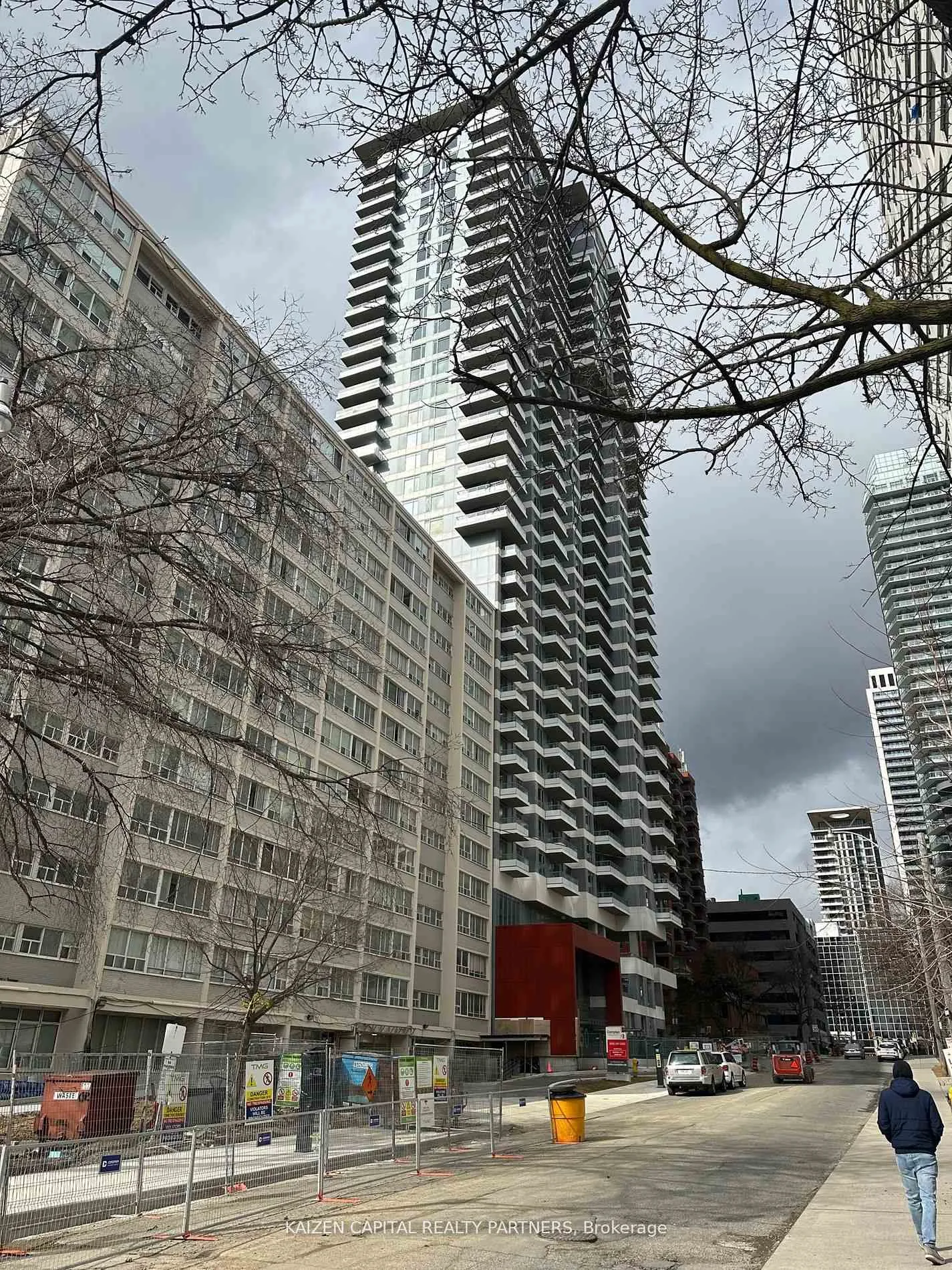 Photo 1 of Unit 1620, 50 Dunfield Avenue, Toronto, Mount Pleasant East — HOMEH