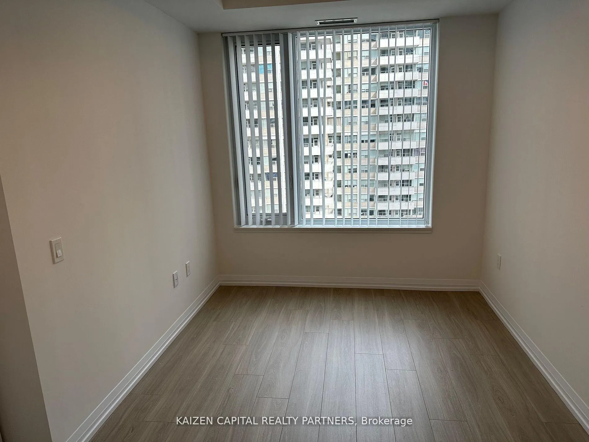 Photo 6 of Unit 1620, 50 Dunfield Avenue, Toronto, Mount Pleasant East — HOMEH