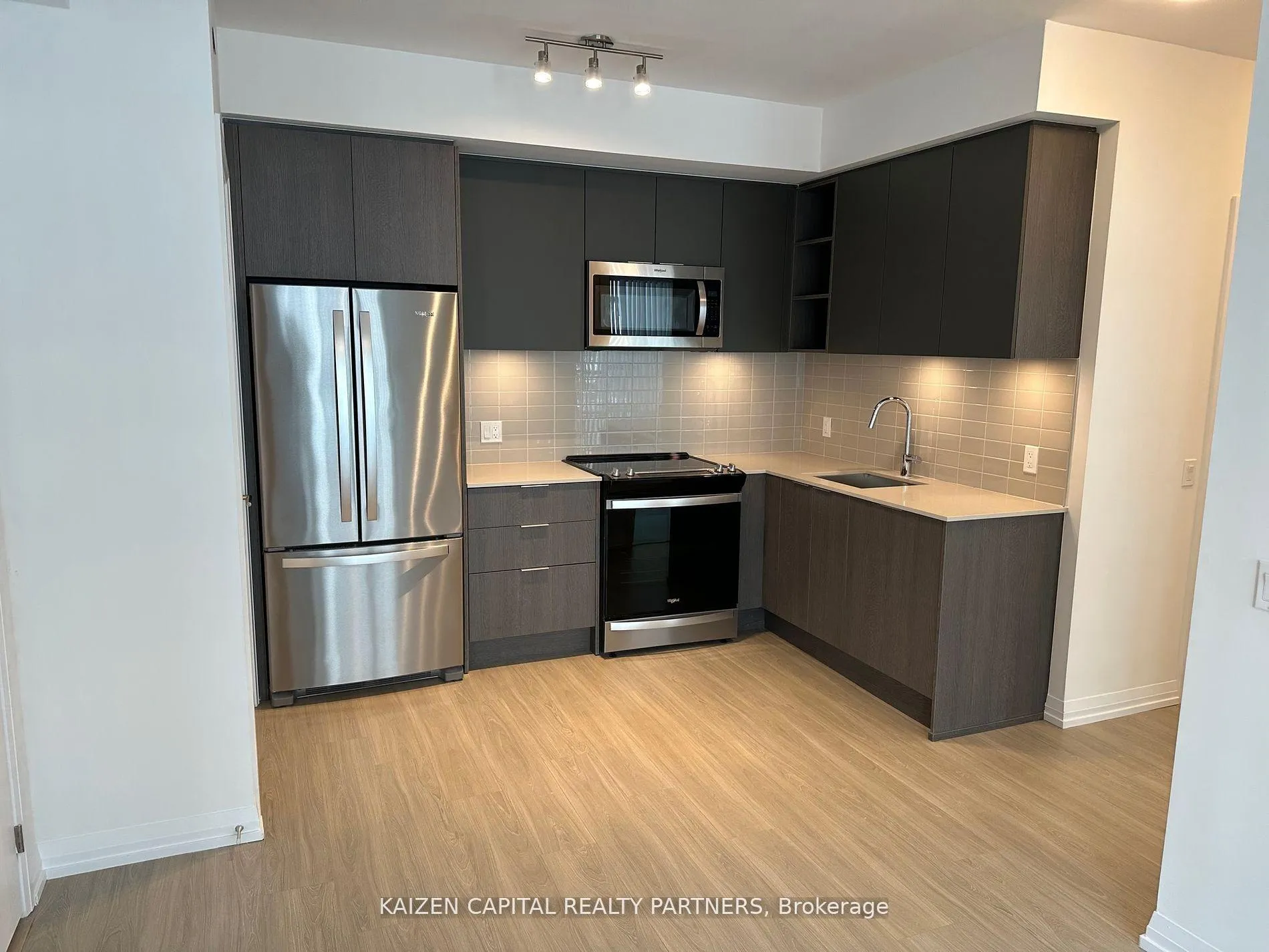 Photo 9 of Unit 1620, 50 Dunfield Avenue, Toronto, Mount Pleasant East — HOMEH