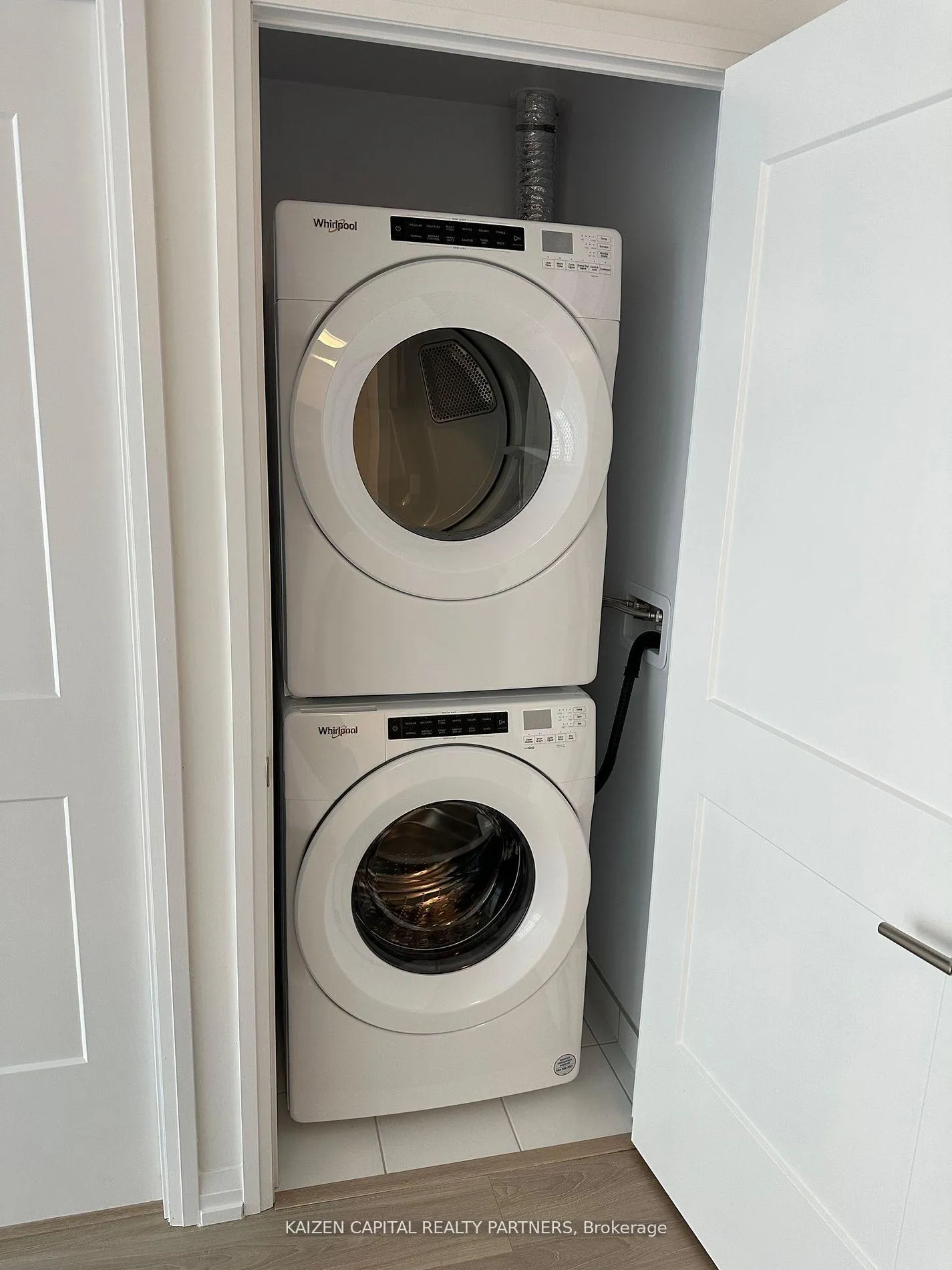 Photo 11 of Unit 1620, 50 Dunfield Avenue, Toronto, Mount Pleasant East — HOMEH