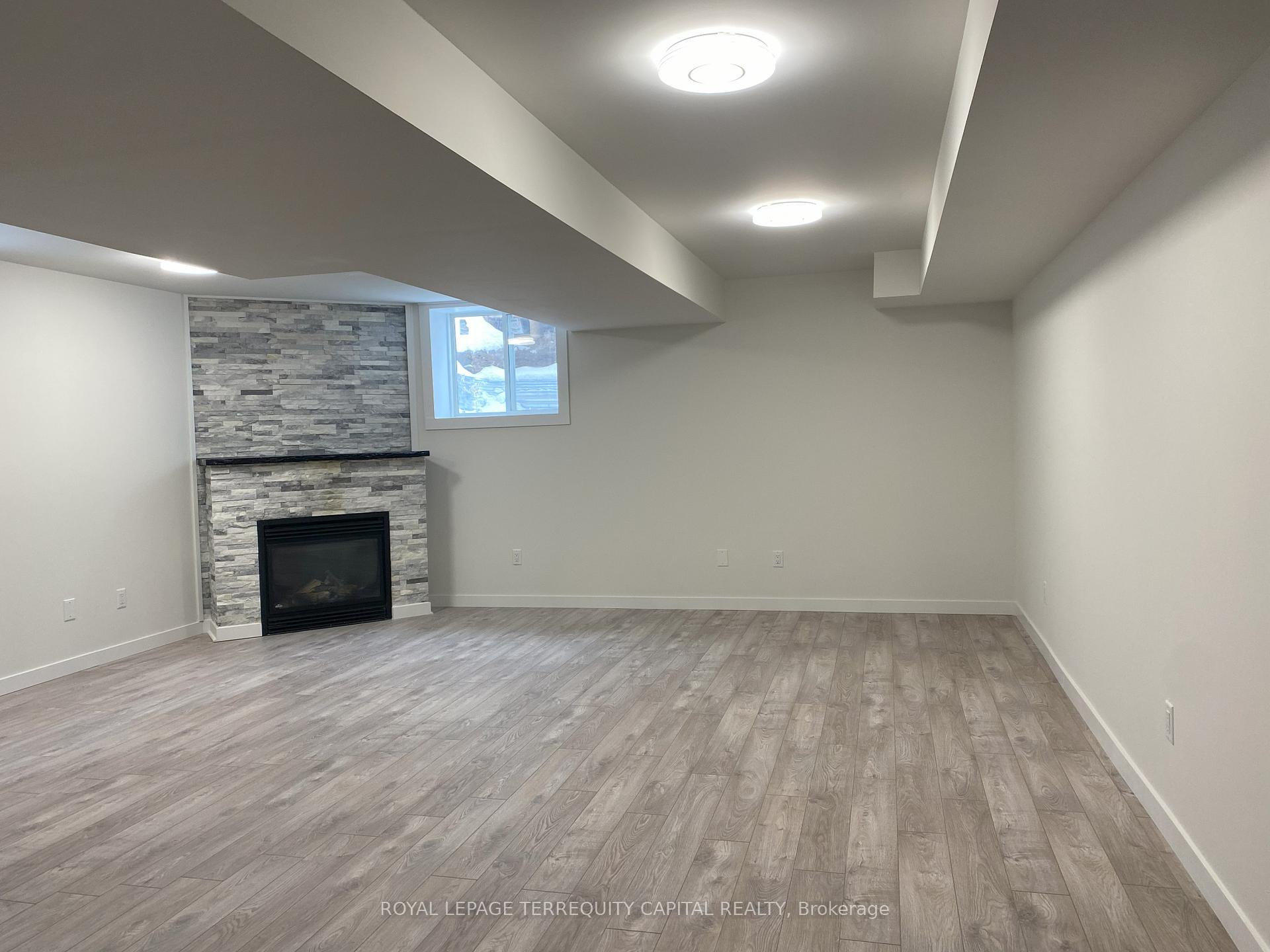 Photo 2 of Unit Lower, 16 White Crescent, Barrie, Holly — HOMEH